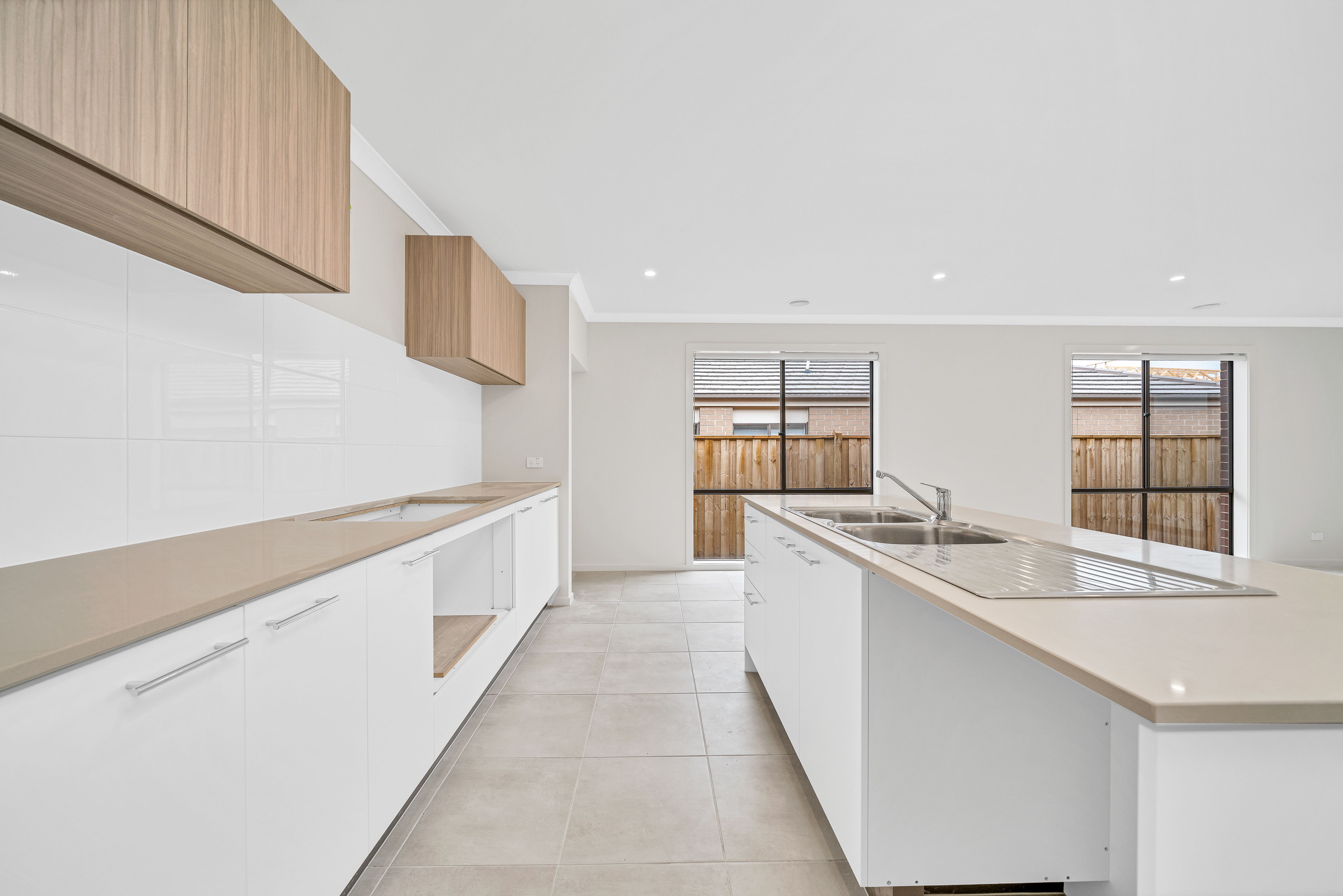 18 Midfield Way, Clyde, VIC 3978
