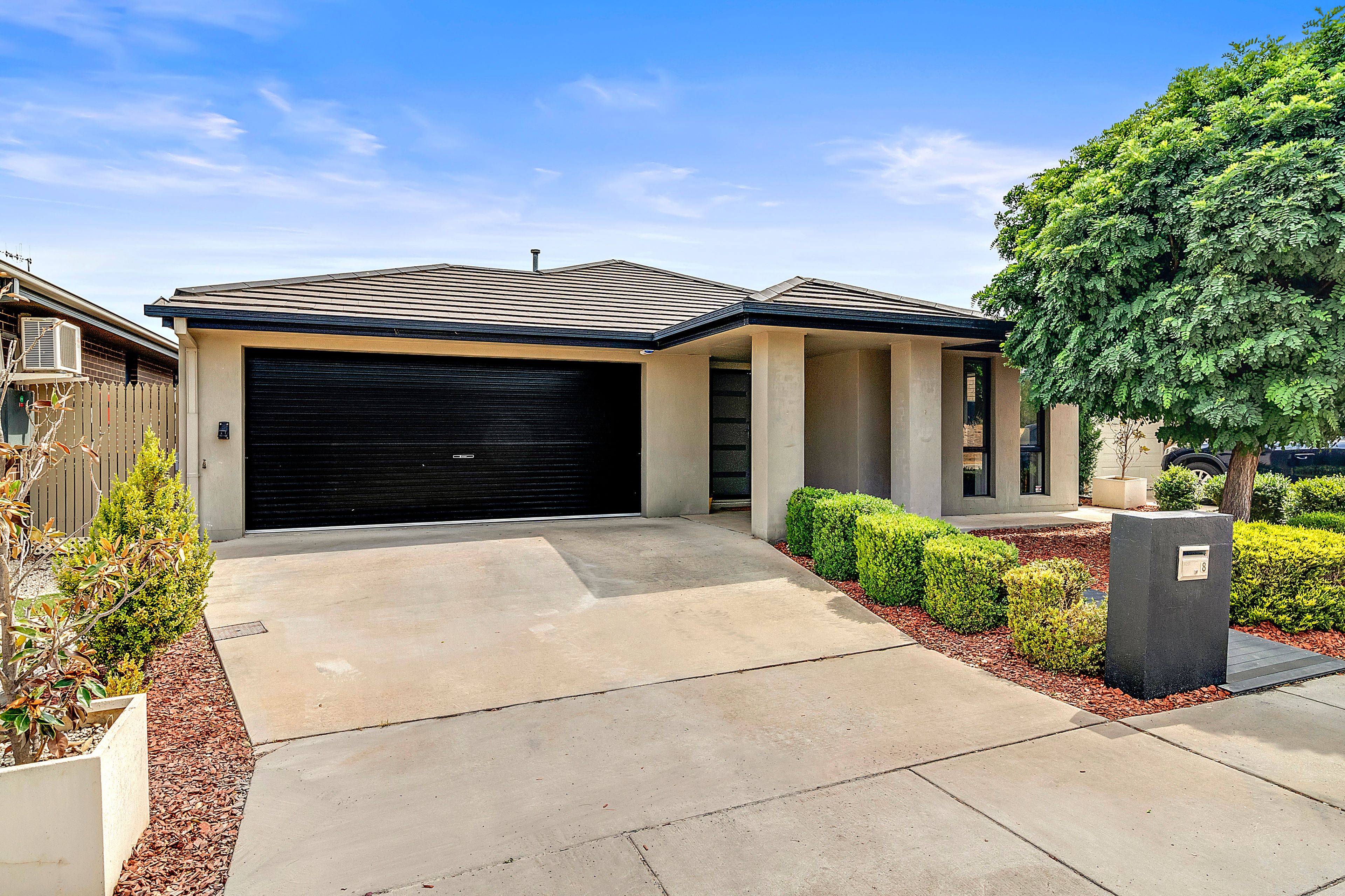8 Dorothy Green Crescent, Franklin ACT 2913