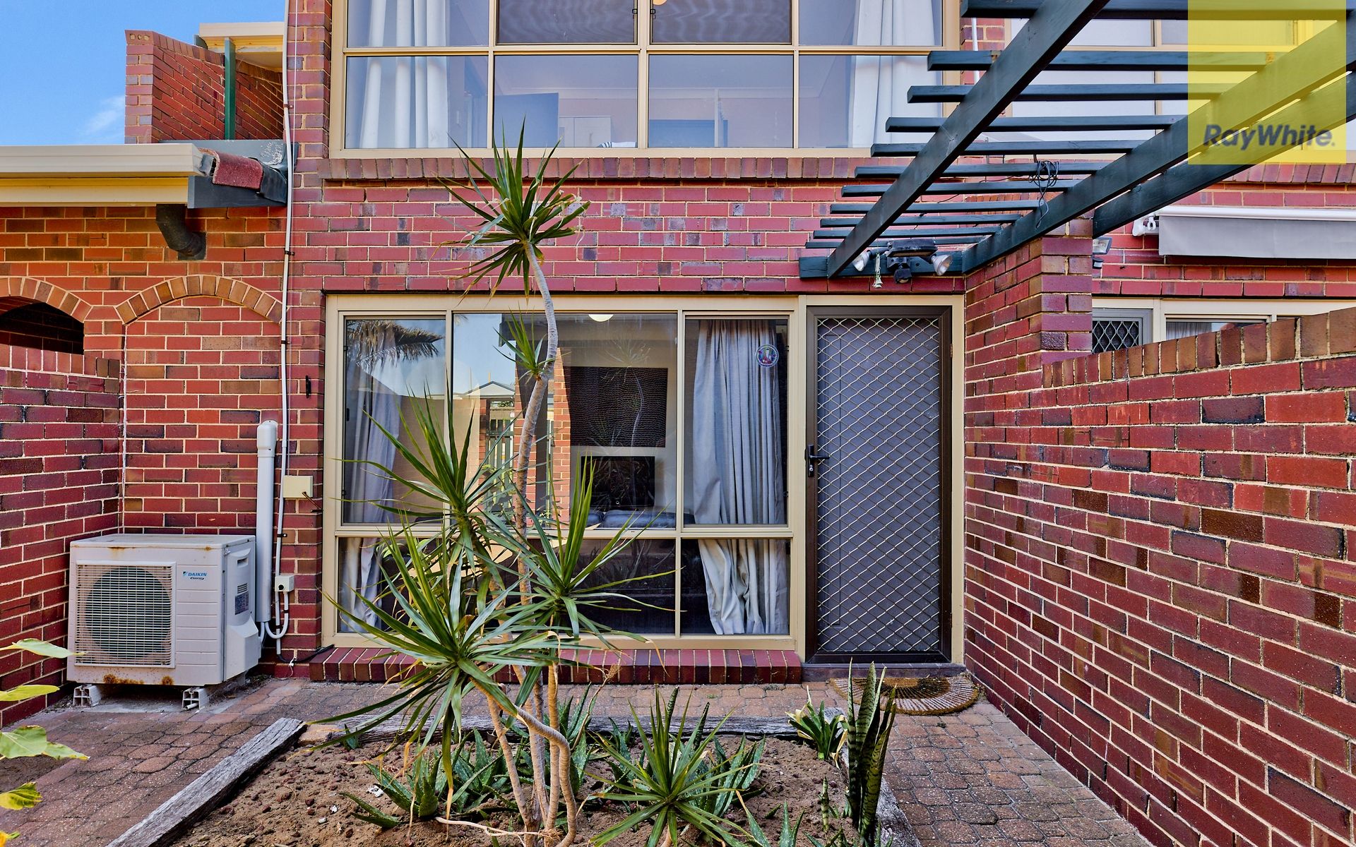 2/6 Sandpiper Place, West Lakes Shore, SA 5020