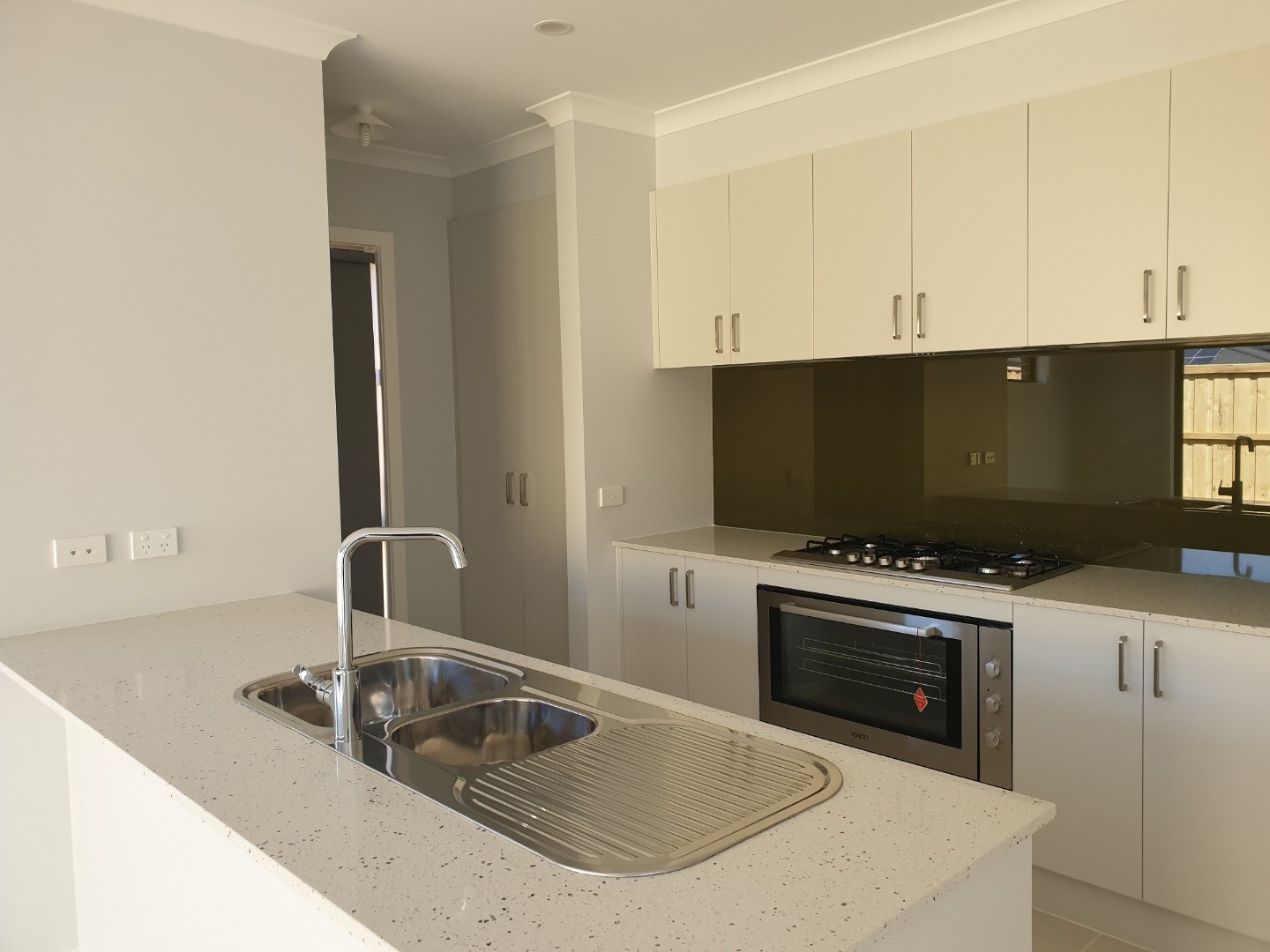 34 Highbury Road, Clyde North, VIC 3978