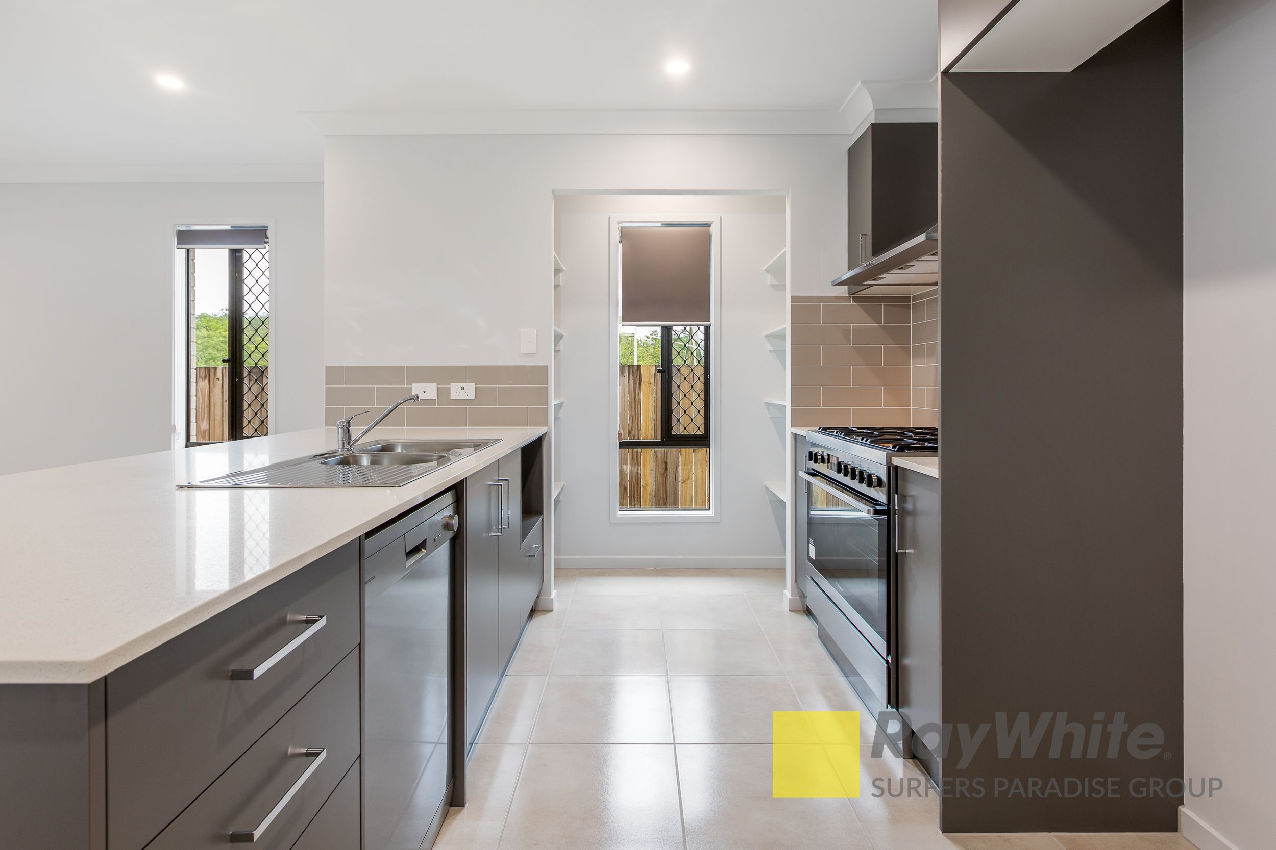 5 Midnight Crescent, SPRING MOUNTAIN, QLD 4300