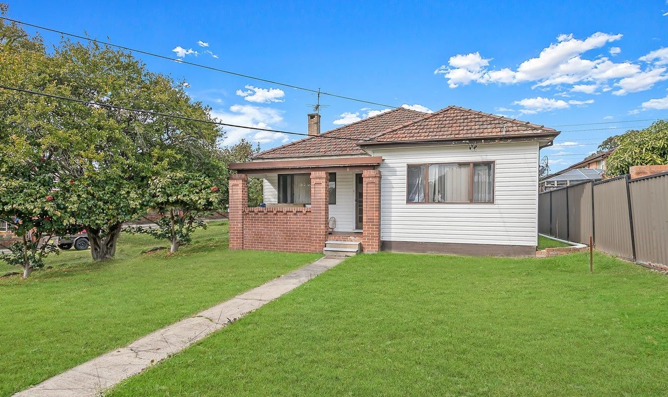 9 Fuller Street — photo from Ray White Seven Hills - The Drane Group