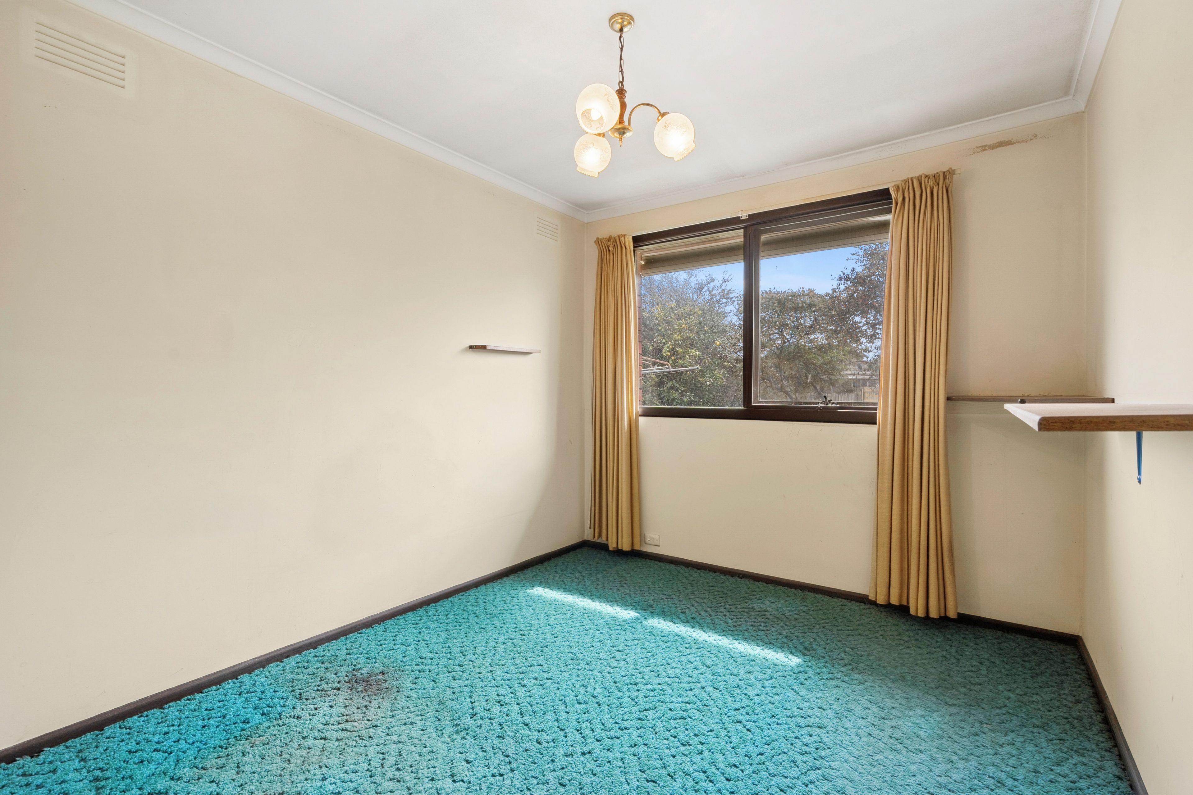 22 Atami Crescent — photo 9 of 13