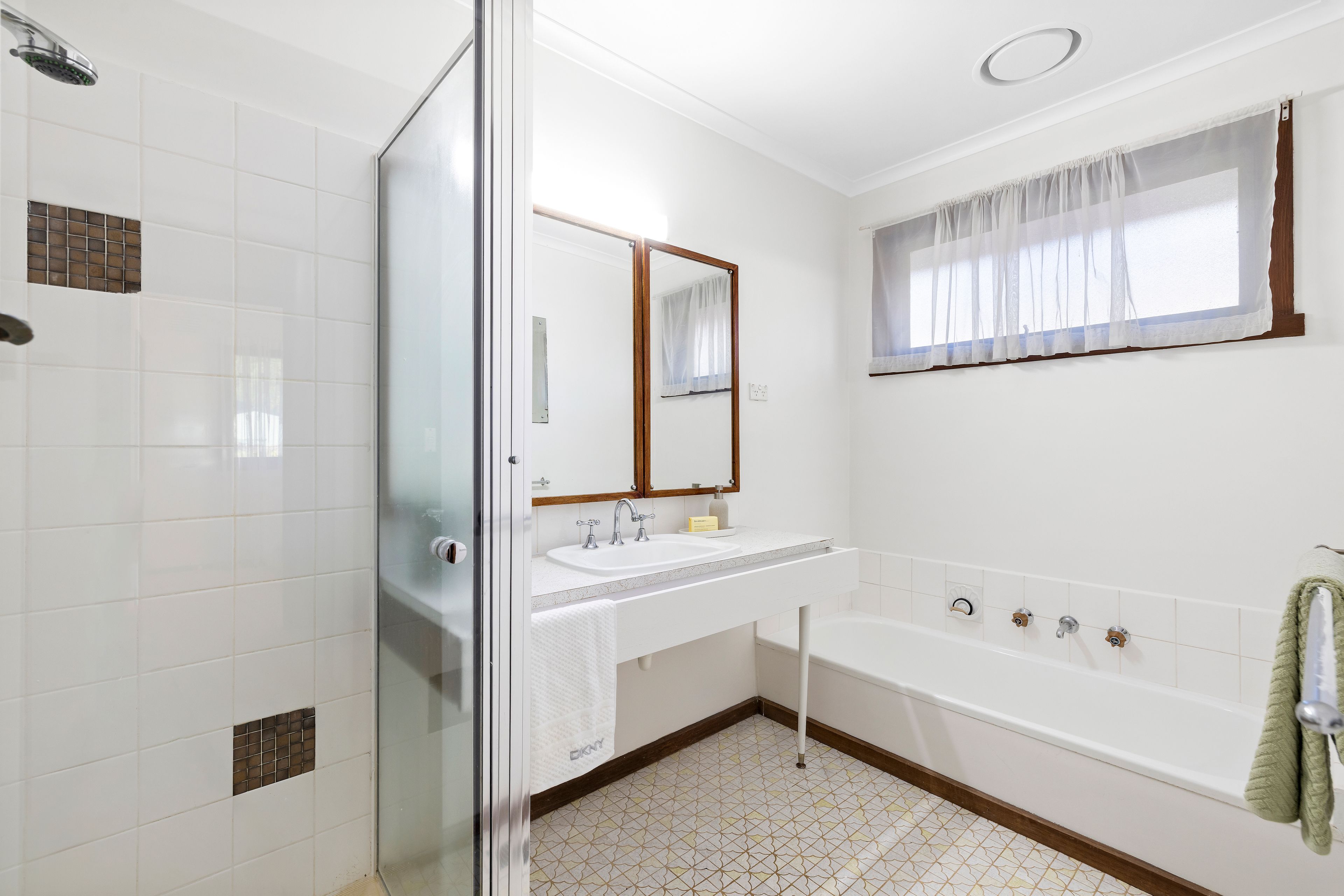 8 Narong Crescent — photo 7 of 13