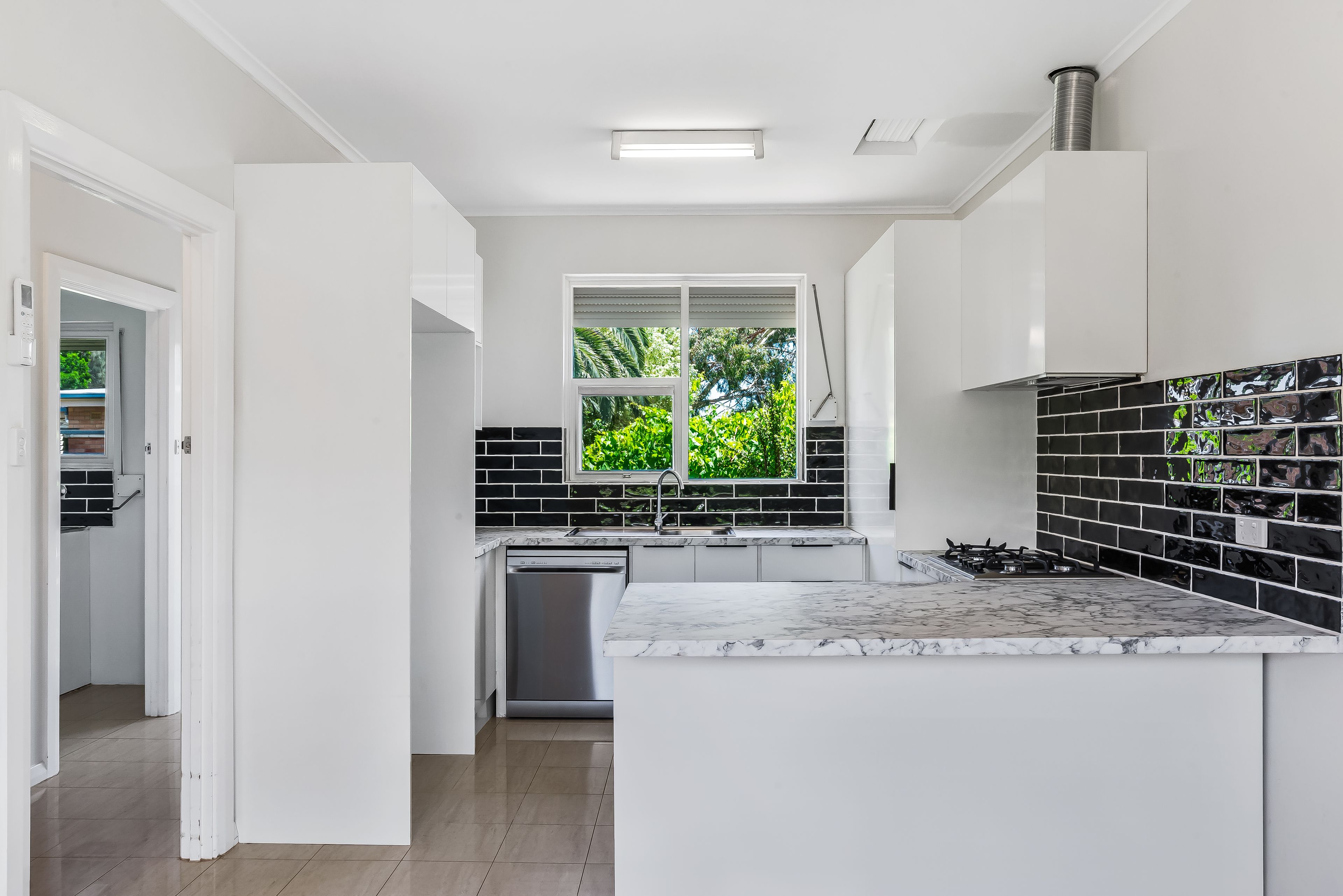 92 Cashel Street — photo 3 of 13