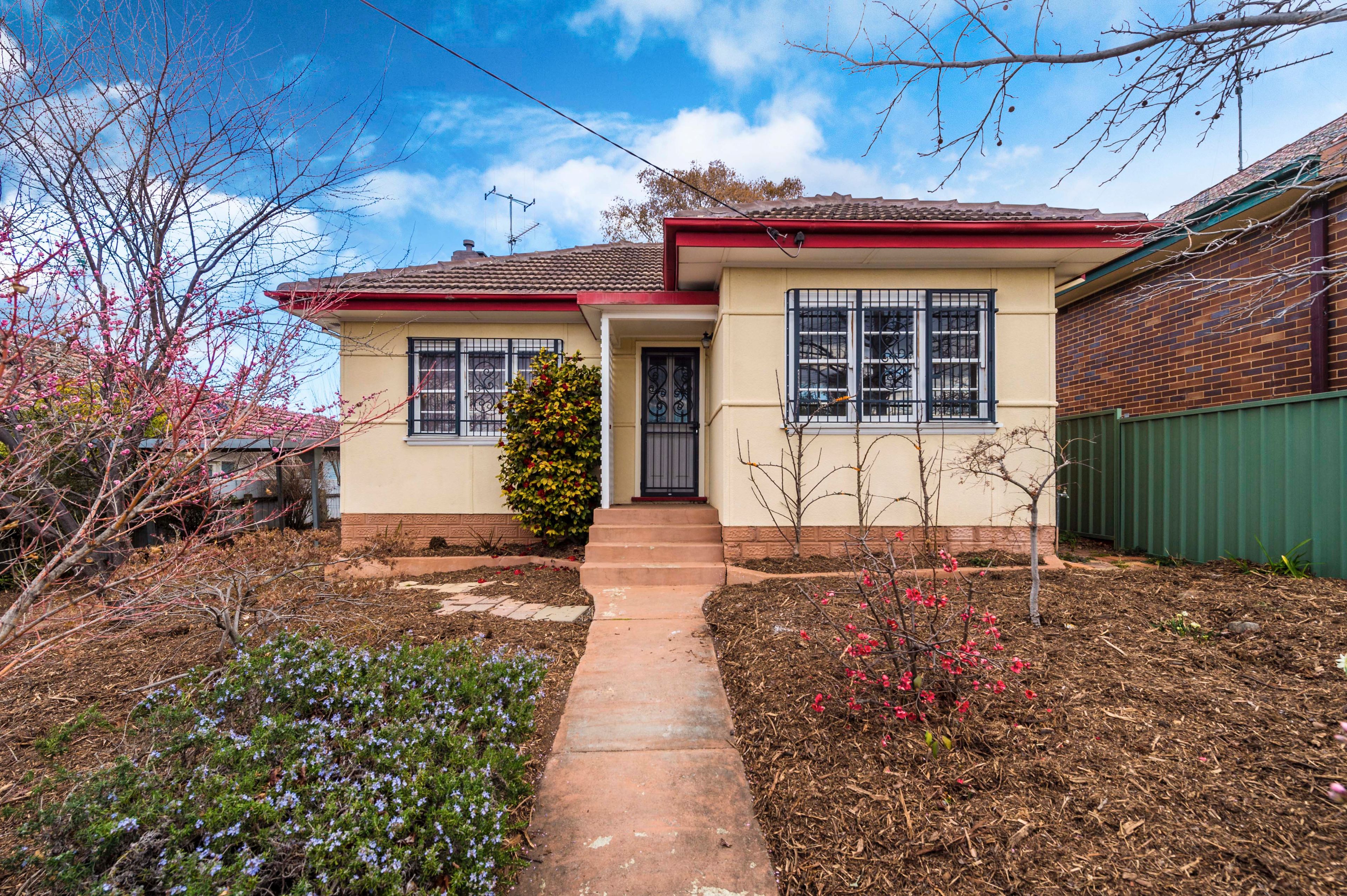 32 Surveyor Street