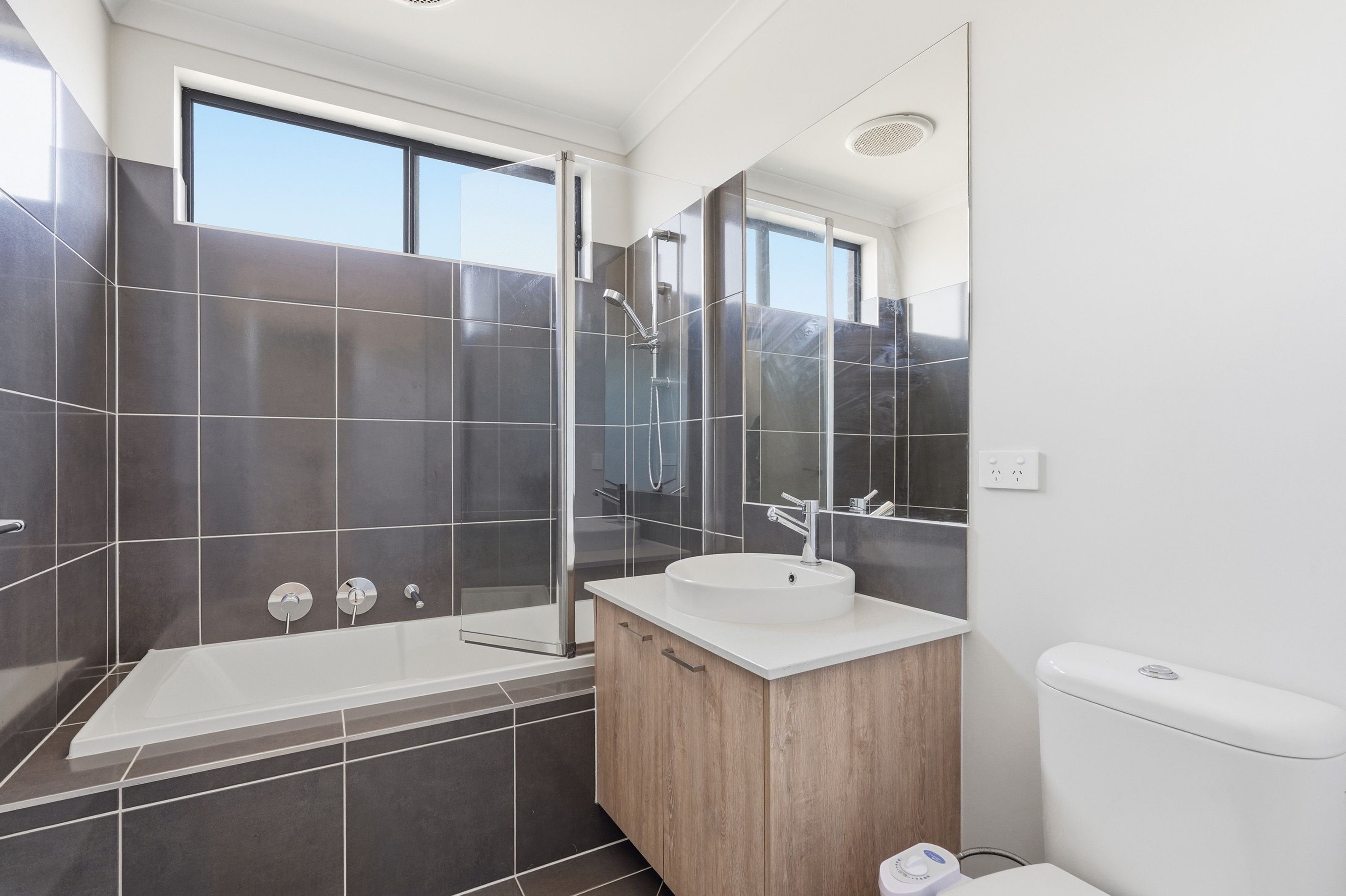 15 Cygnet Avenue — photo 9 of 11