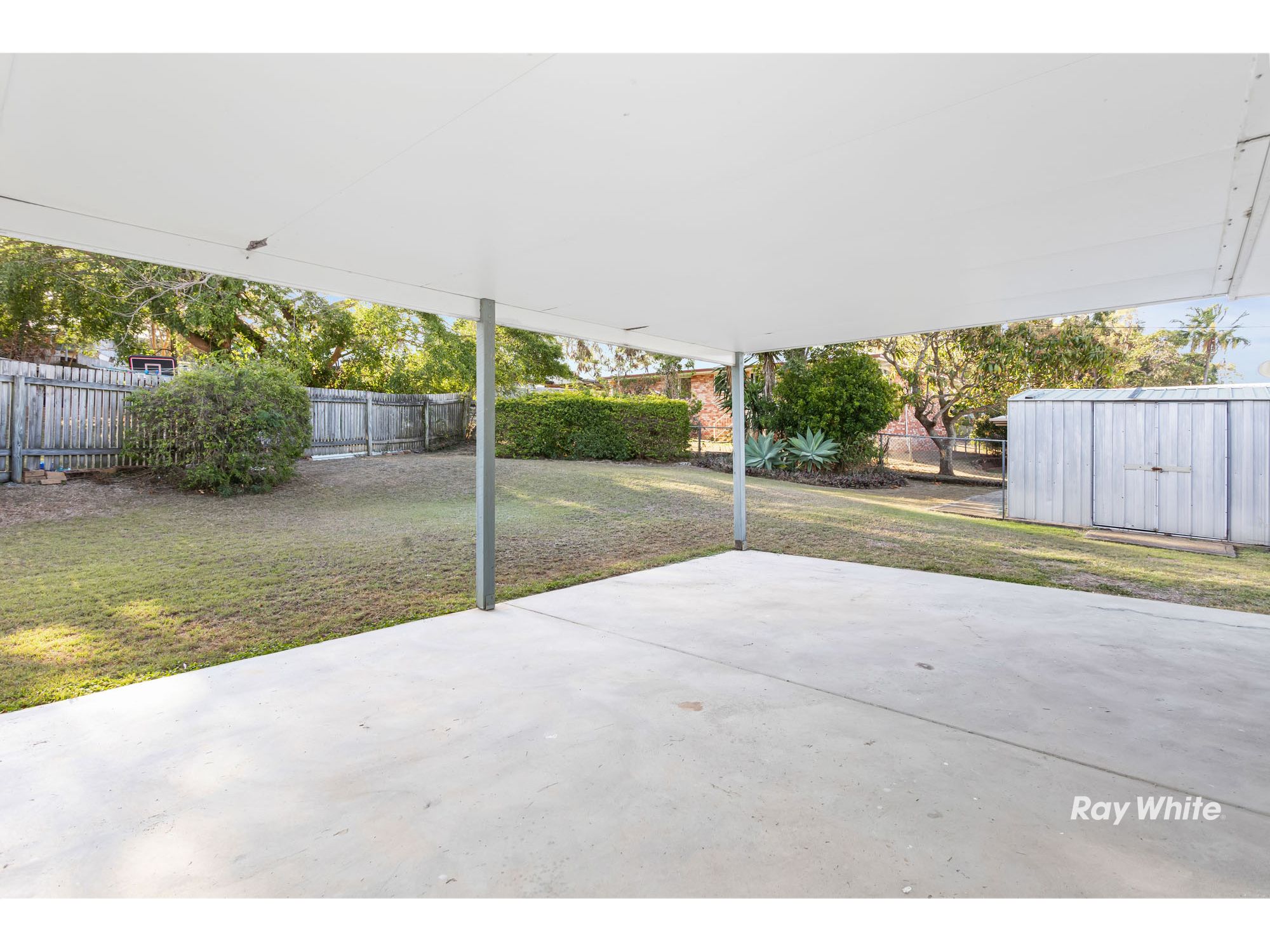 6 Rowe Crescent — photo 5 of 12