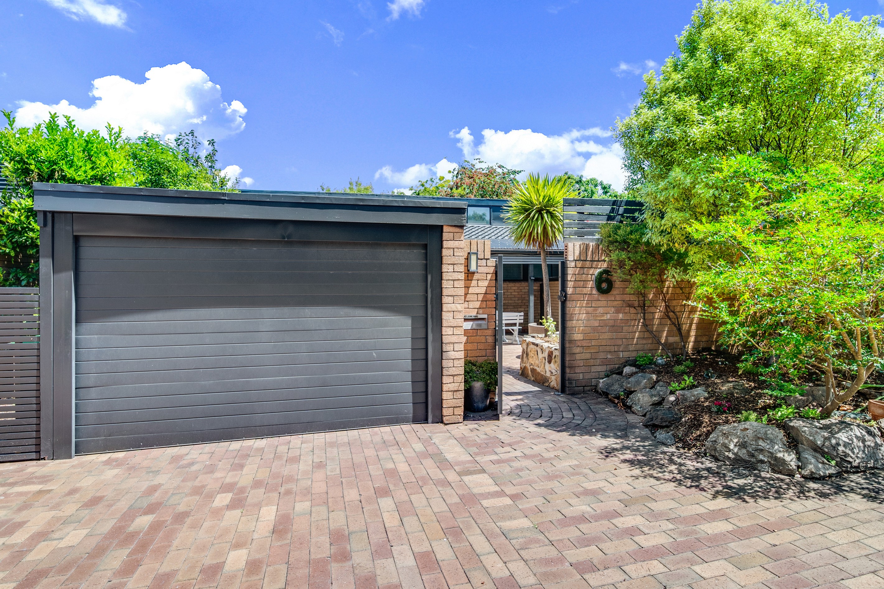 6 Mackaness Place, Garran, ACT 2605