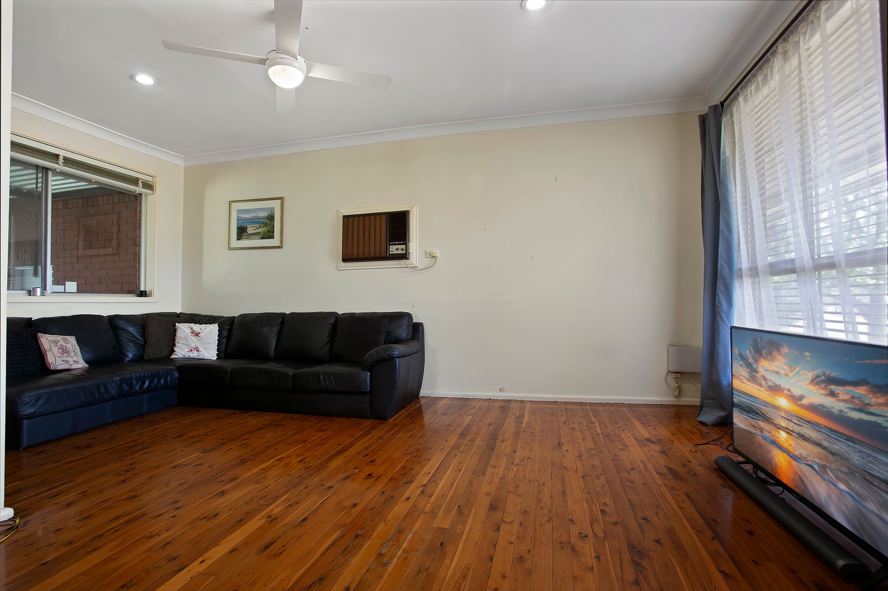 15 Carinda Drive, South Penrith, NSW 2750