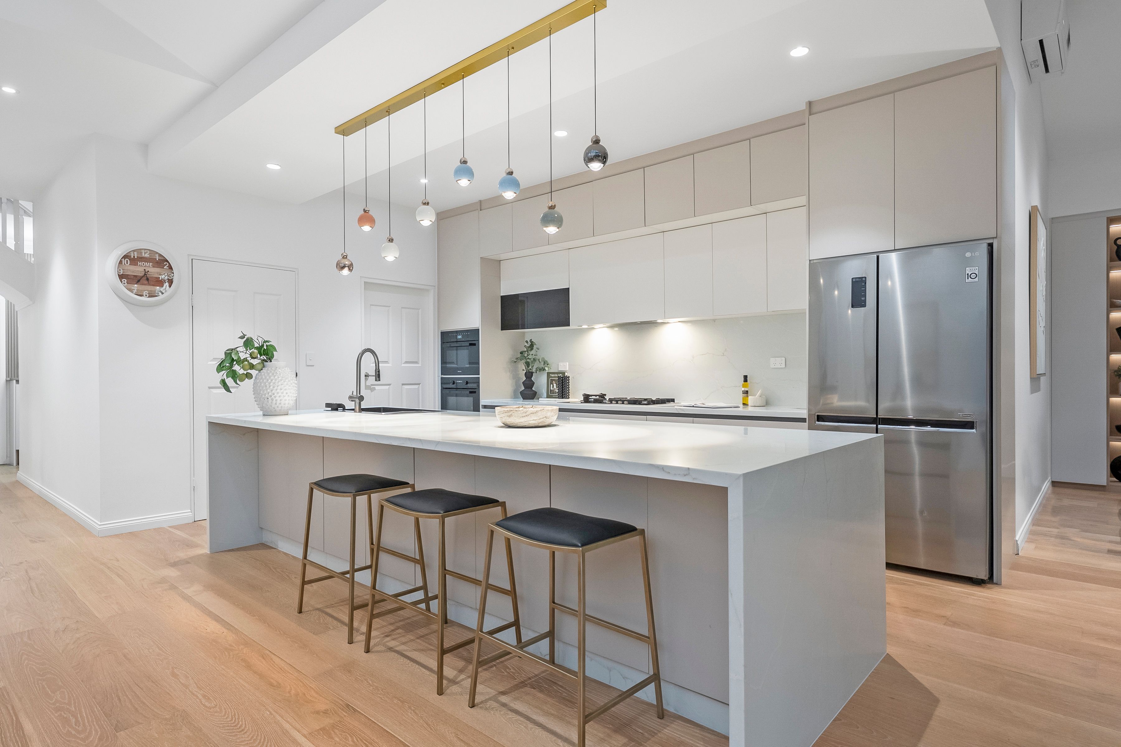 28 Rosemount Avenue — photo 3 of 15