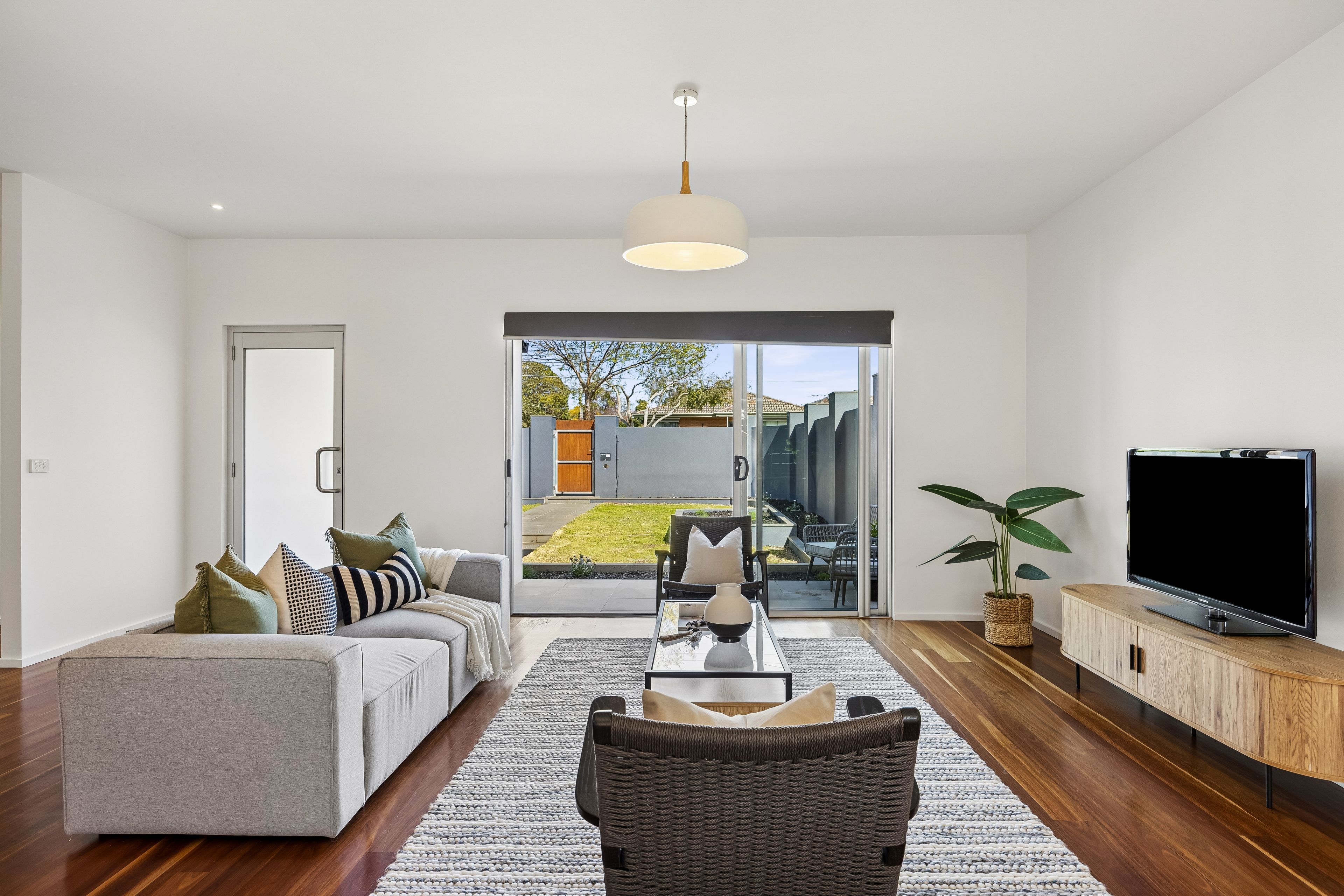 1/205 Wickham Road — photo 5 of 14