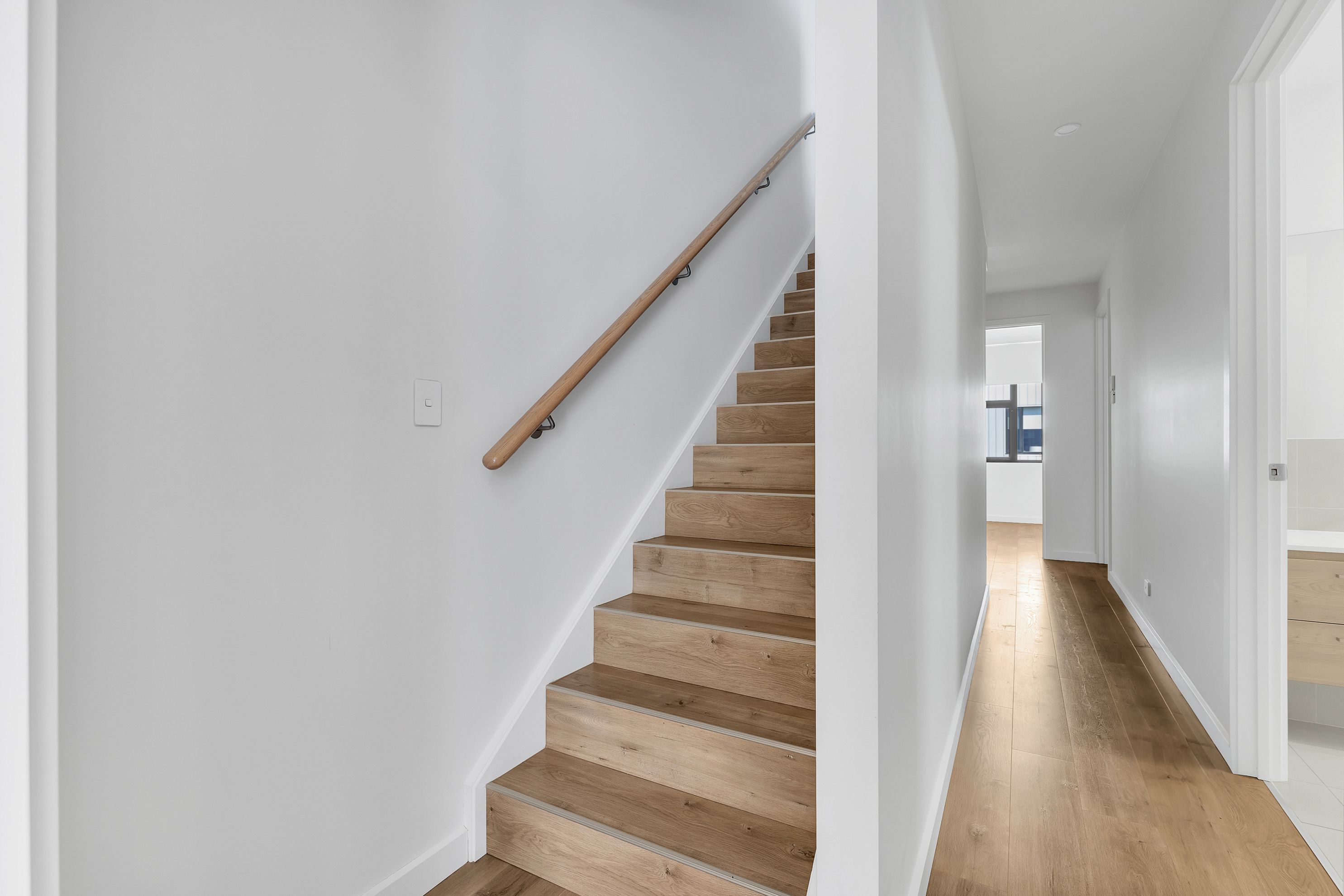 17 Hobart Lane — photo 10 of 25