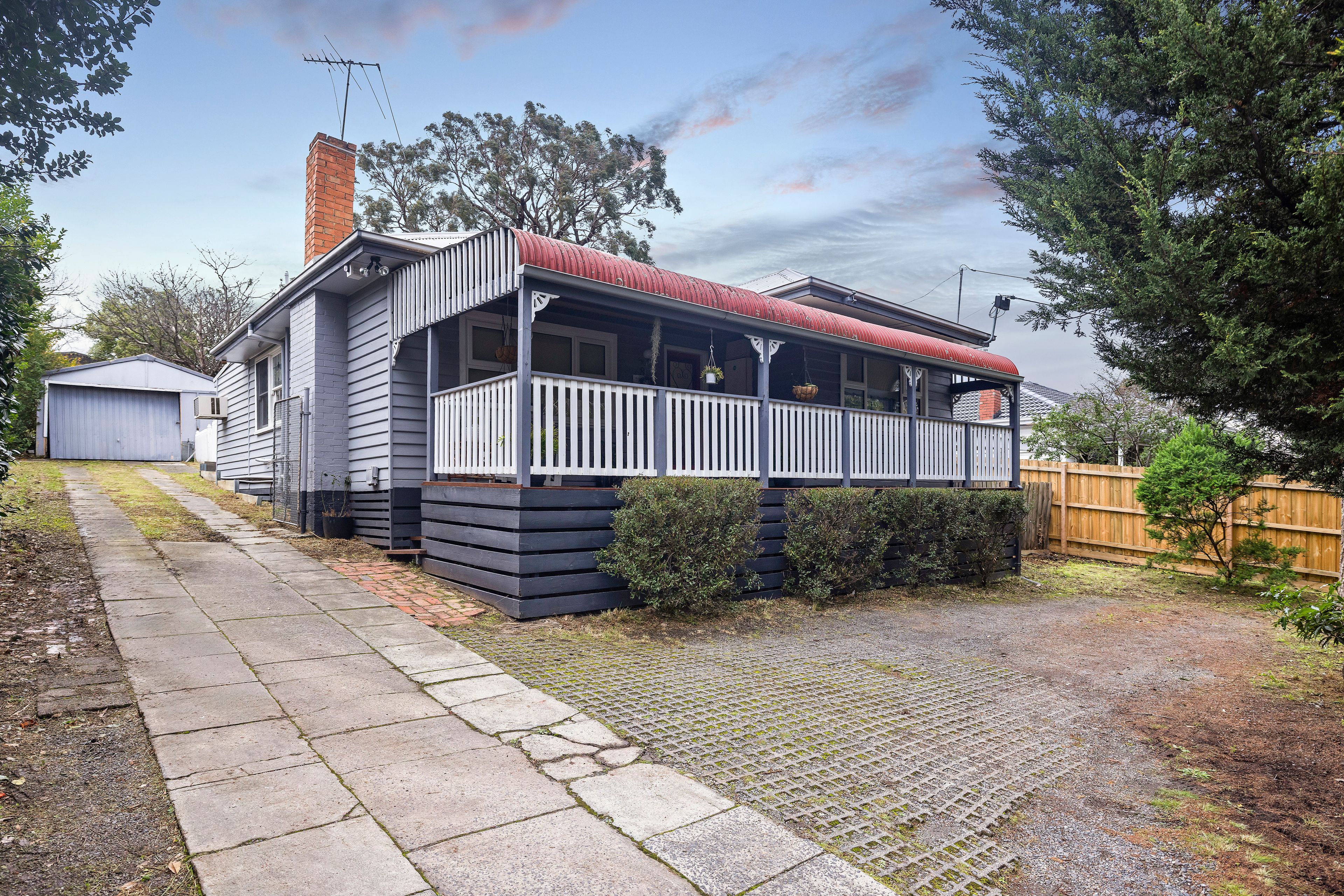 8 Dorset Road, Ferntree Gully, VIC 3156