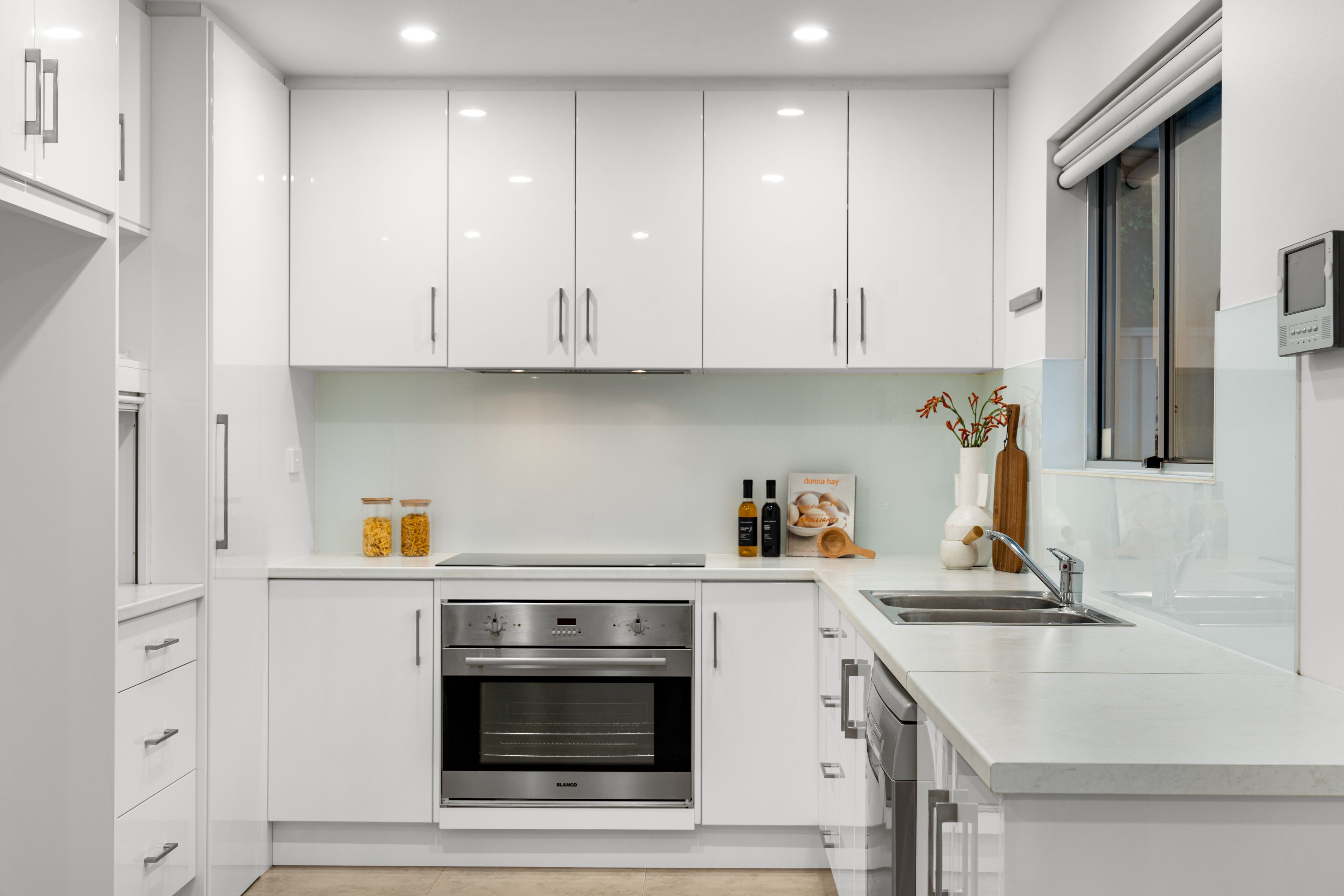 13 Thistle Avenue — photo 4 of 25