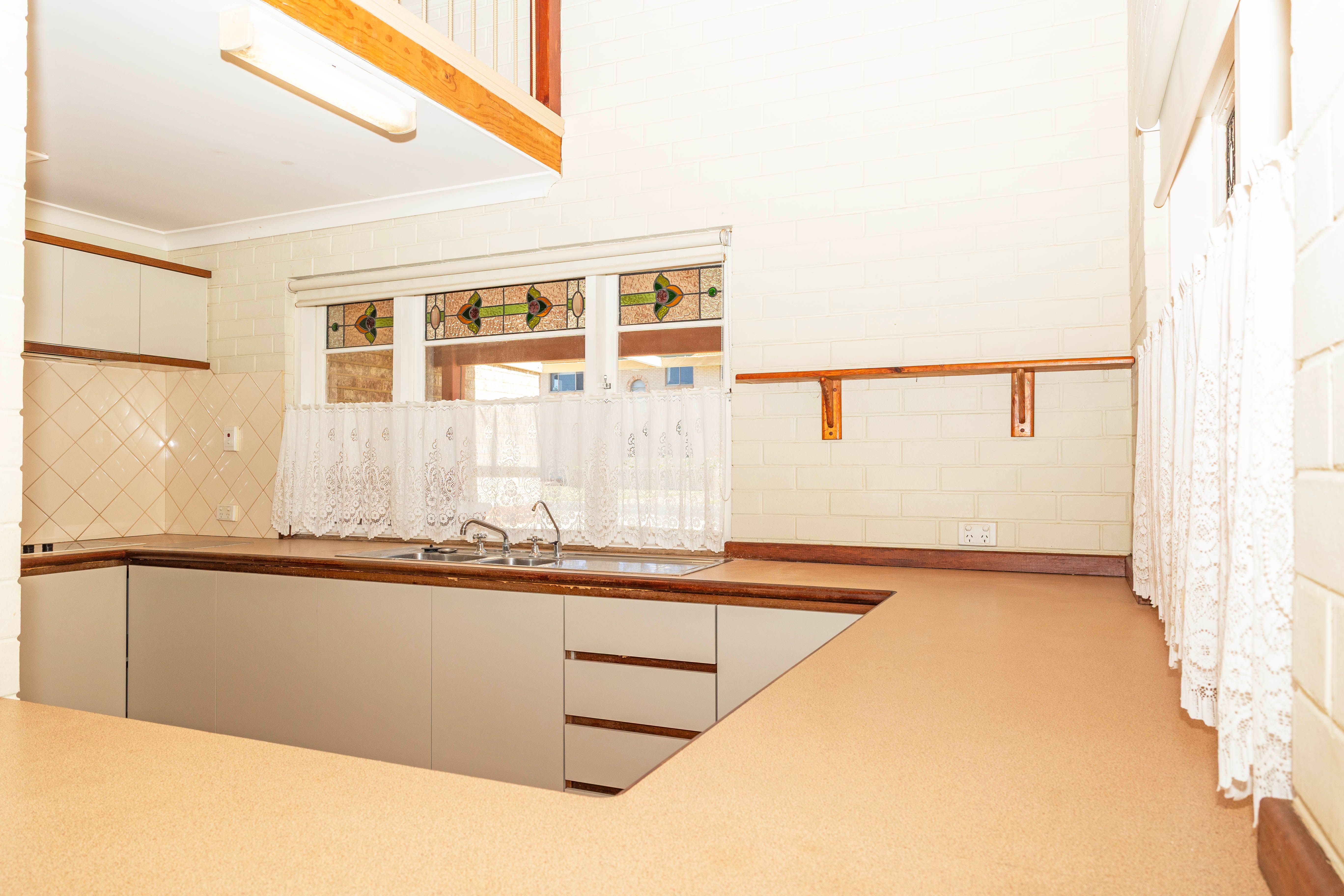 4 Whitburn Place — photo 9 of 28