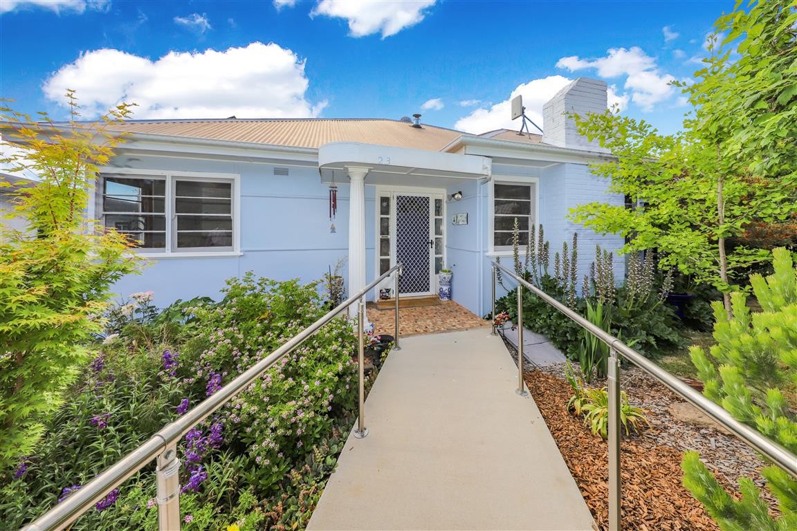23 Sunnyside Avenue, Batlow, NSW 2730