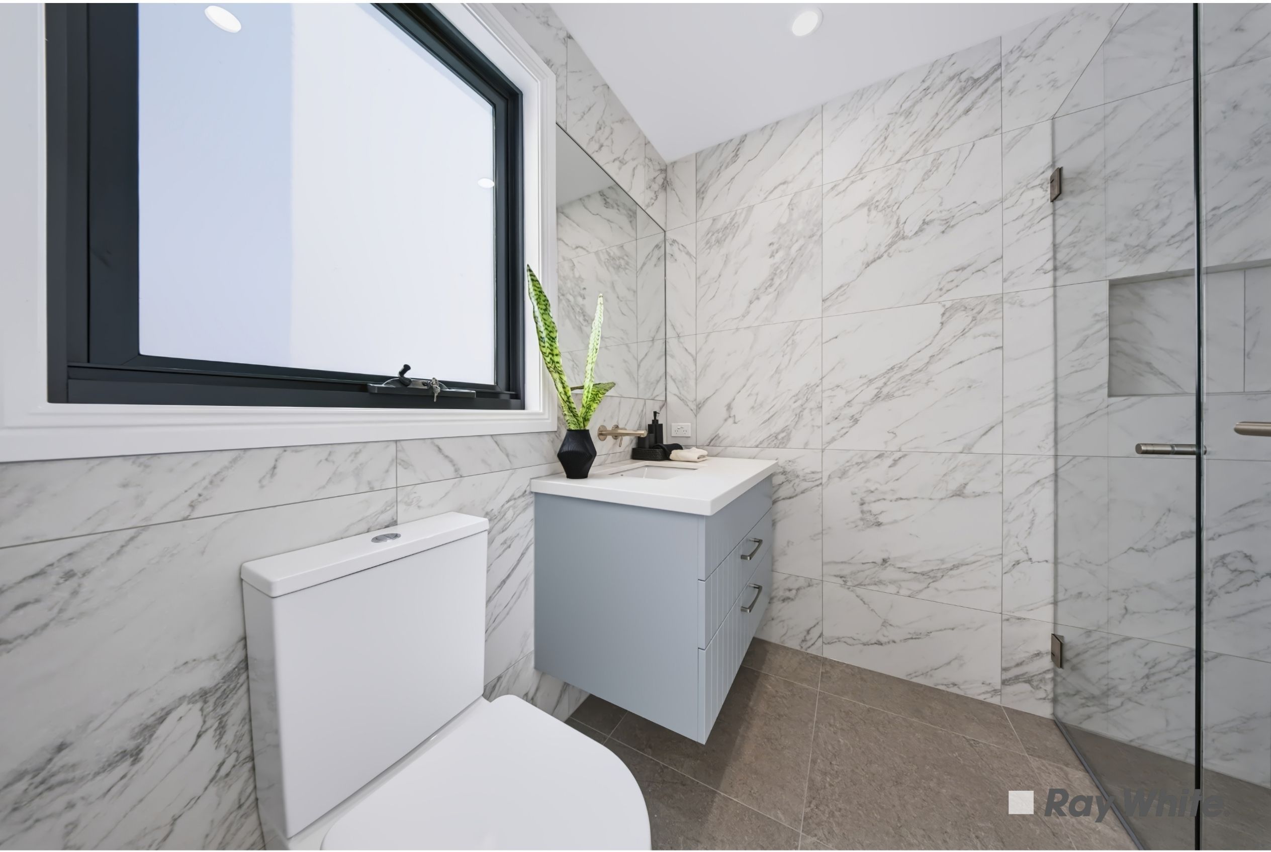 8 Mclean Crescent — photo 10 of 30