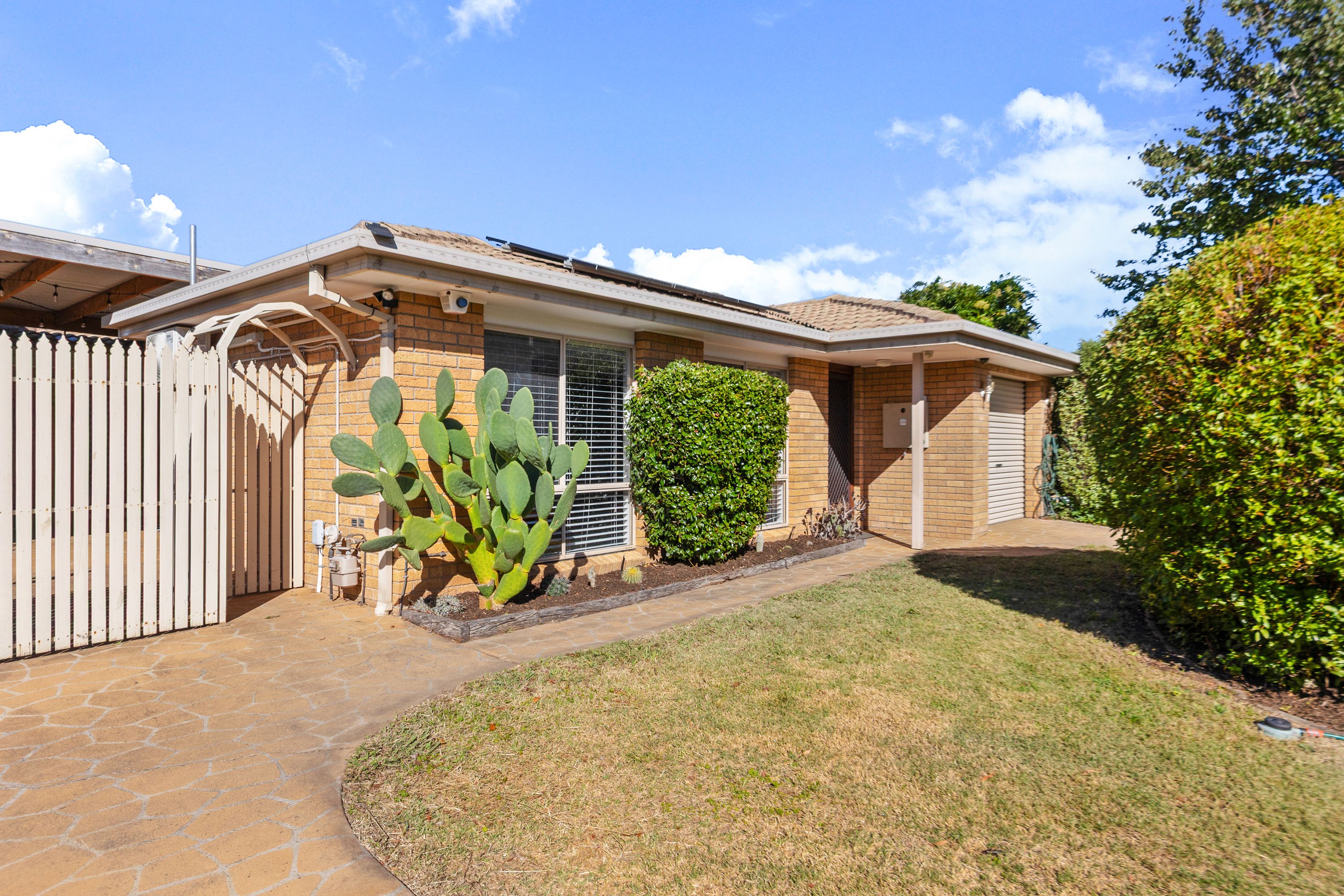 61 Evelyn Owen Crescent, Dunlop ACT 2615