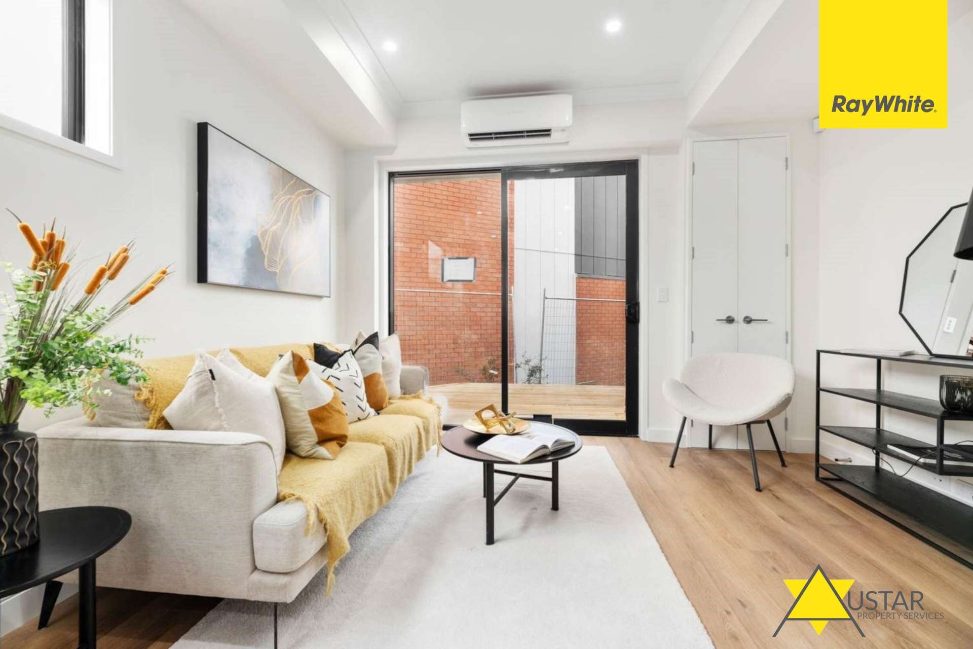 23 Parkwood Avenue photo 4