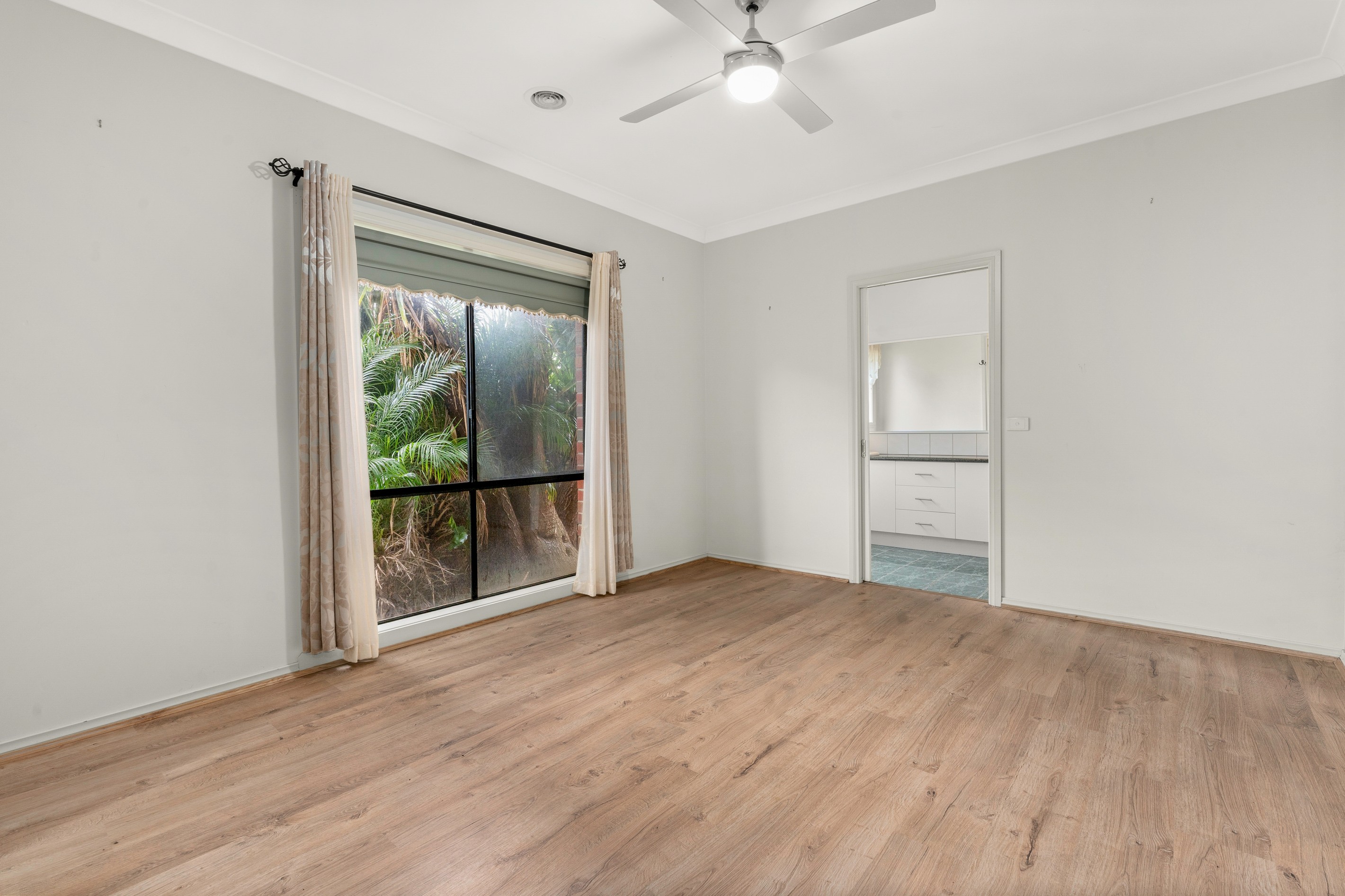 18 St Leonard Way, Pakenham, VIC 3810