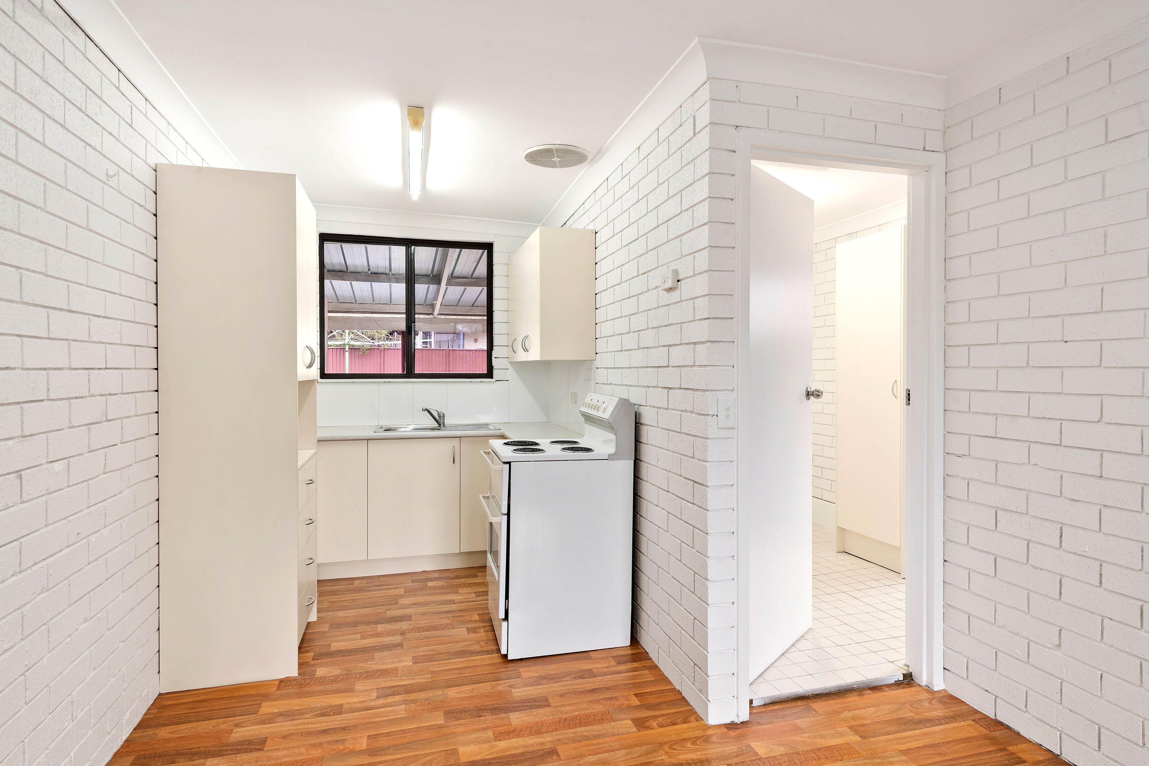 2/4 Beaconsfield Road, Moss Vale, NSW 2577