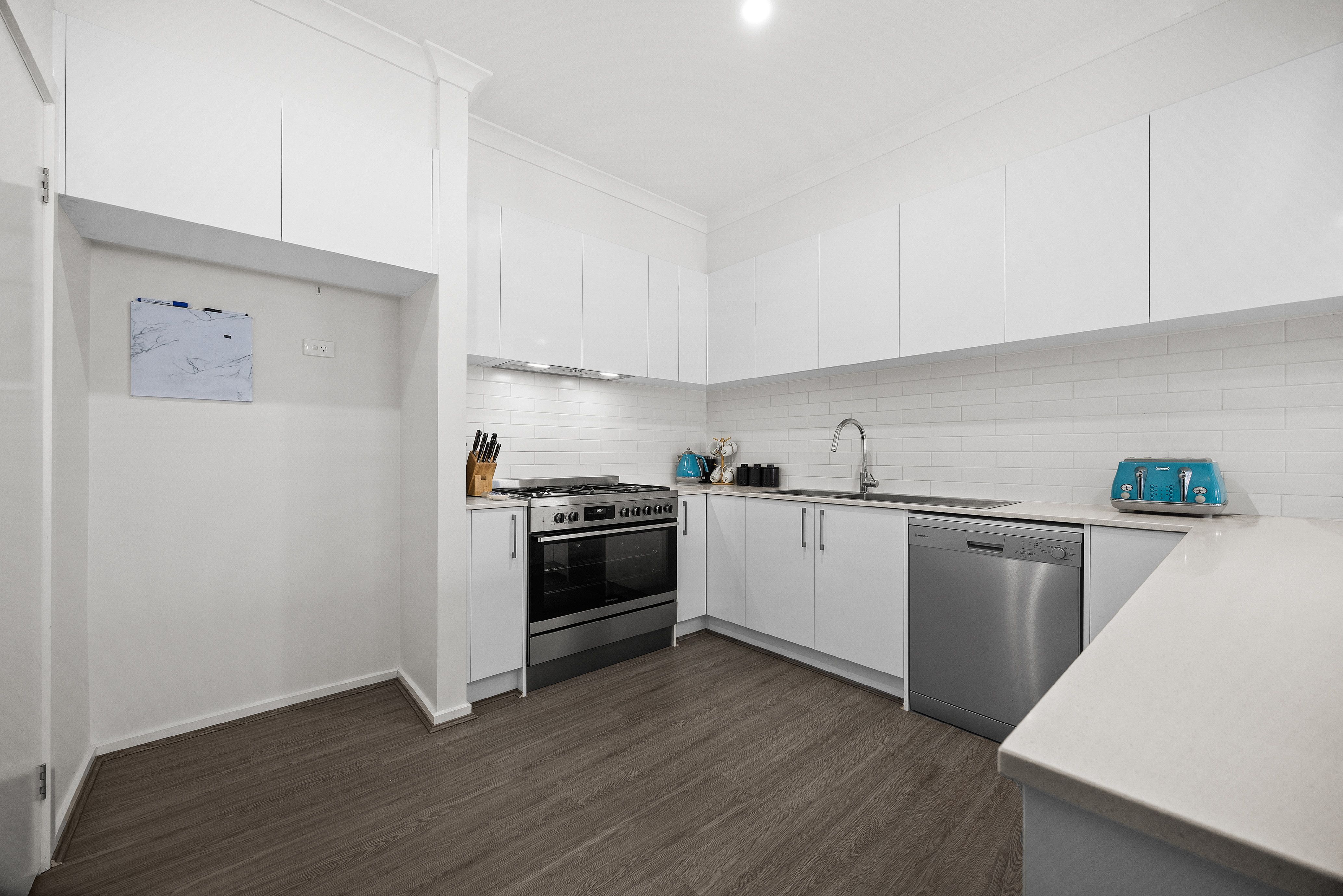10 Rosehill Way — photo 4 of 15