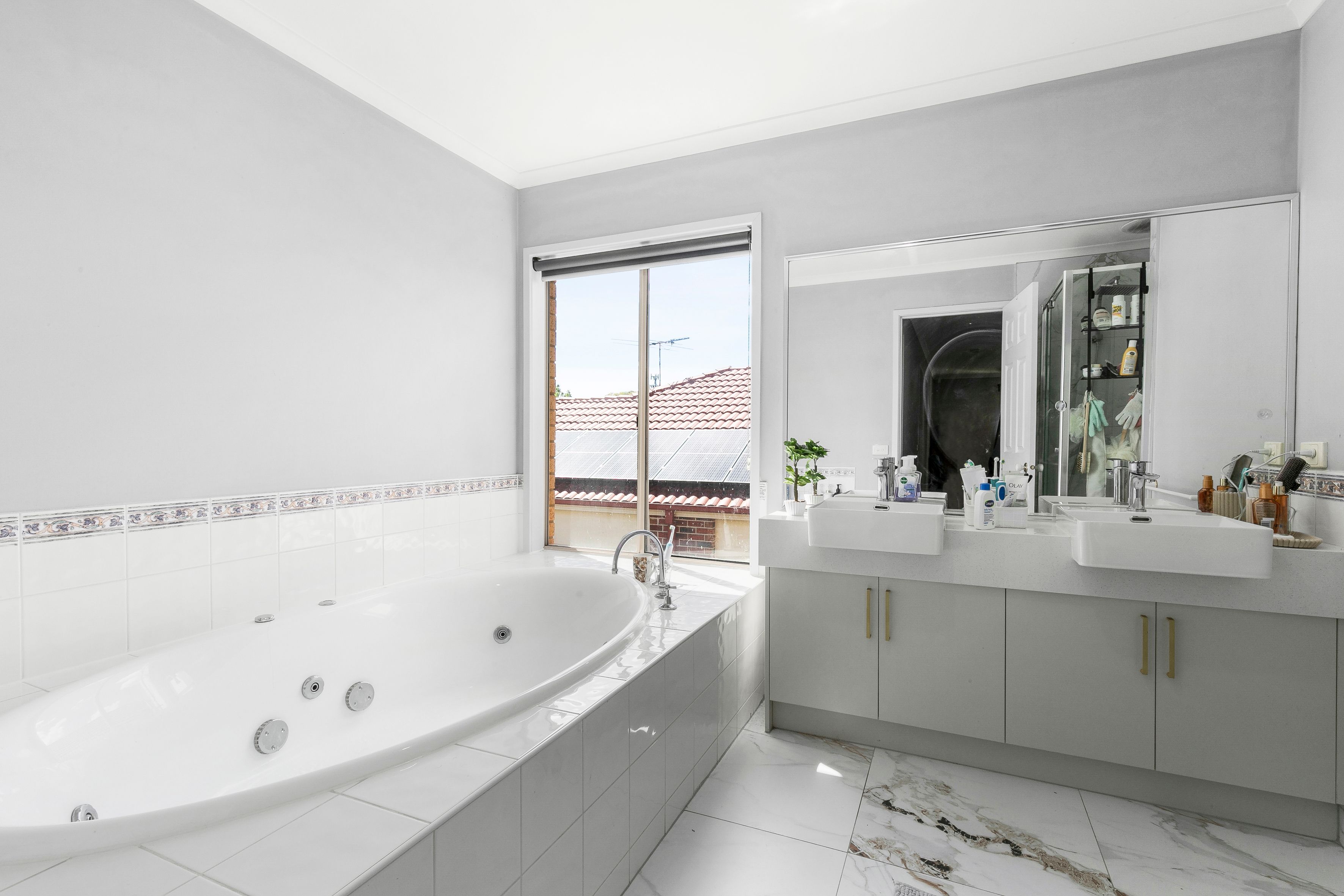 39 Cambridge Crescent — photo 14 of 16