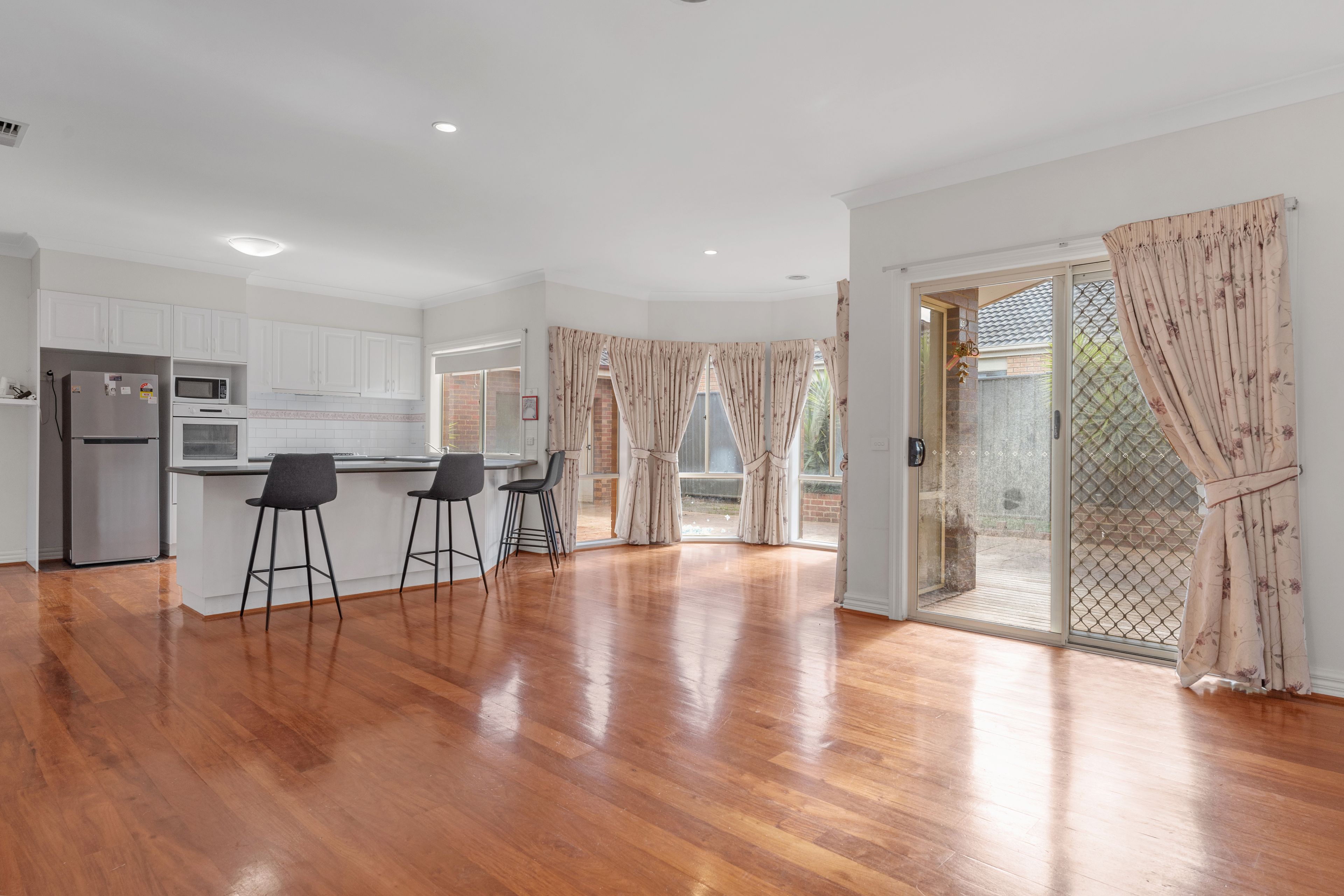 54 Hindmarsh Drive, MANOR LAKES, VIC 3024