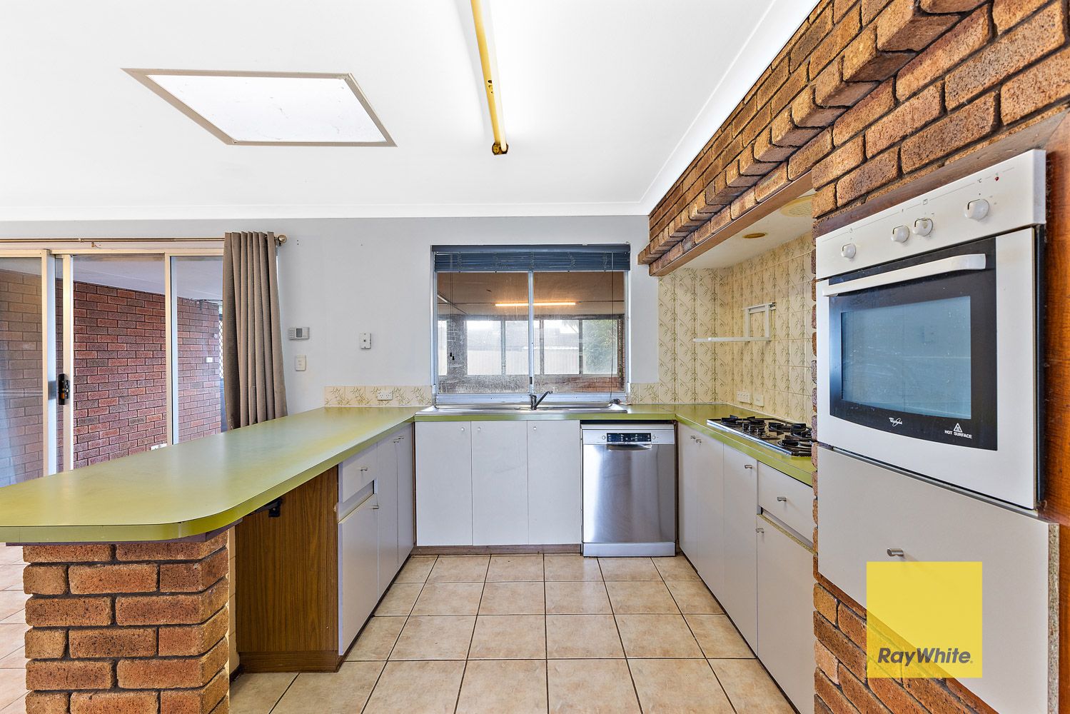 32 Greenough Way, Gosnells, WA 6110