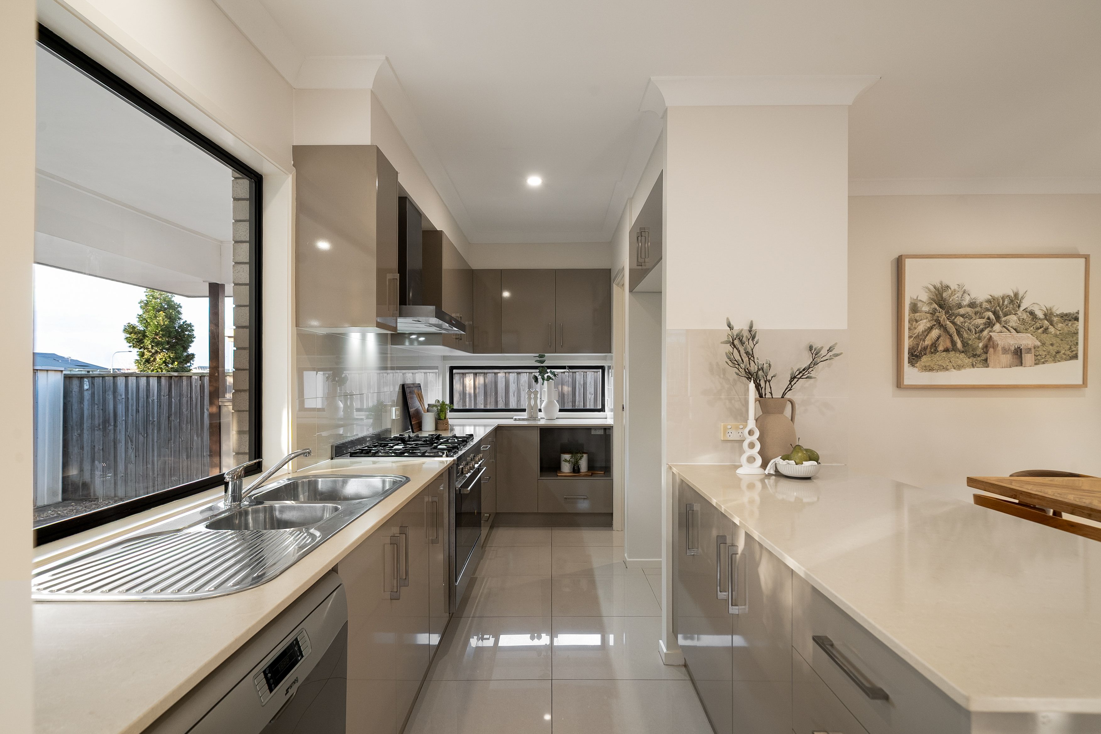 41 Hinton Crescent — photo 10 of 27