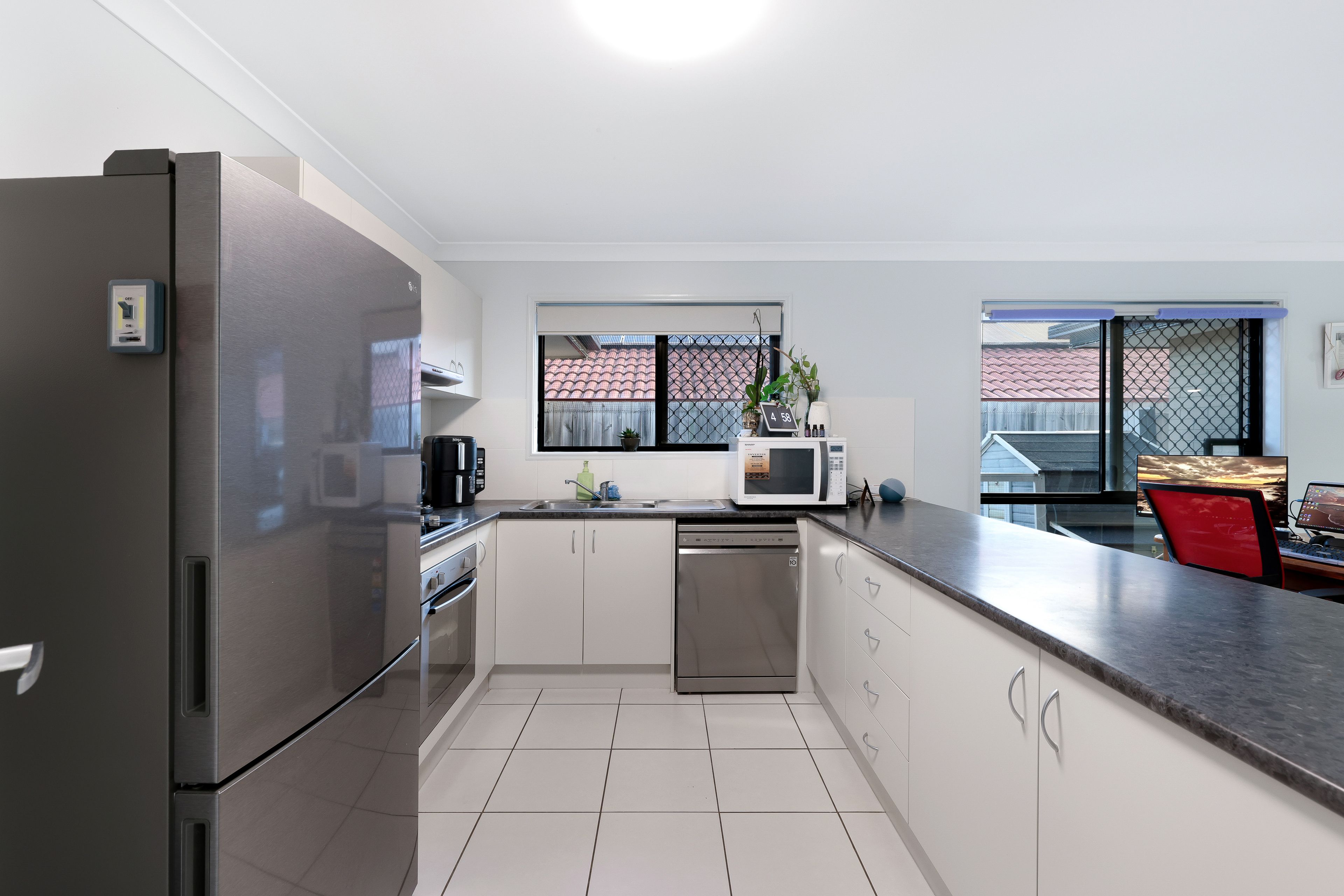 25 Ludlow Crescent — photo 6 of 27