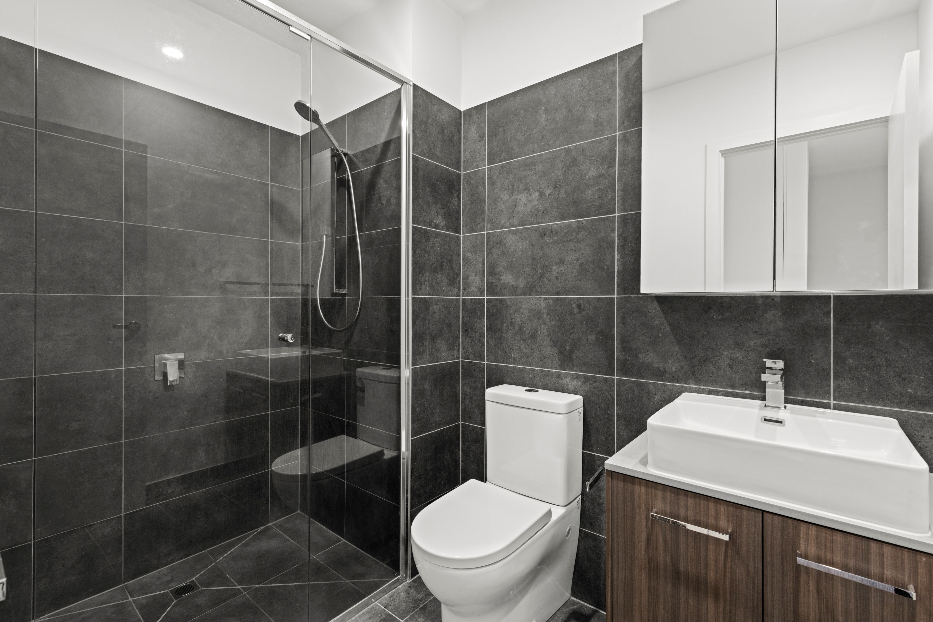 2/150 Pigdons Road — photo 9 of 12