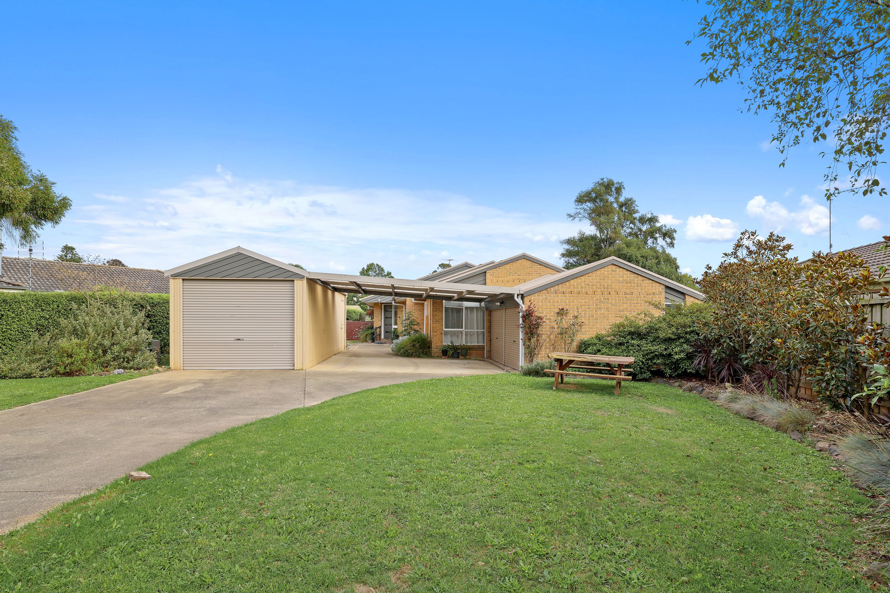 4 Clinton Court, Leongatha VIC 3953