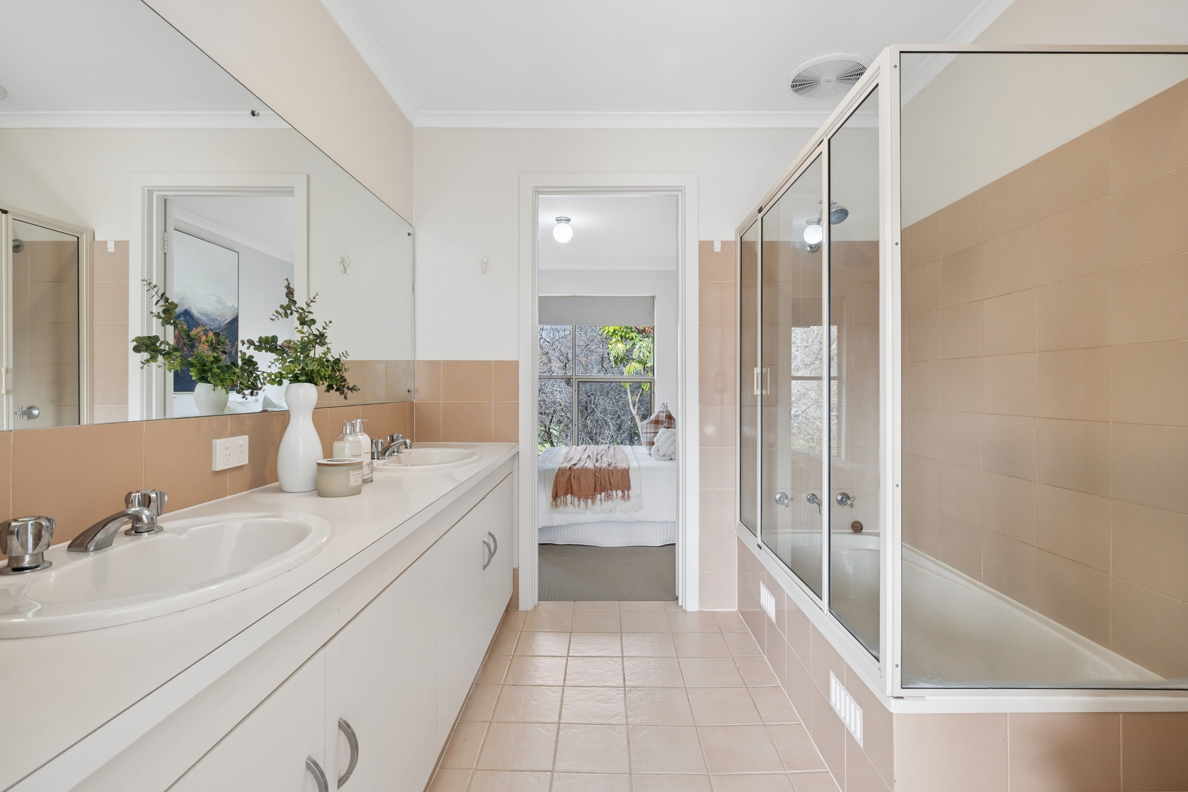 2/9 Mayfair Place — photo 17 of 25
