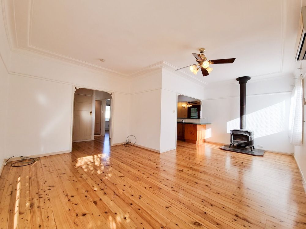 46 Farnsworth Avenue, Campbelltown, NSW 2560