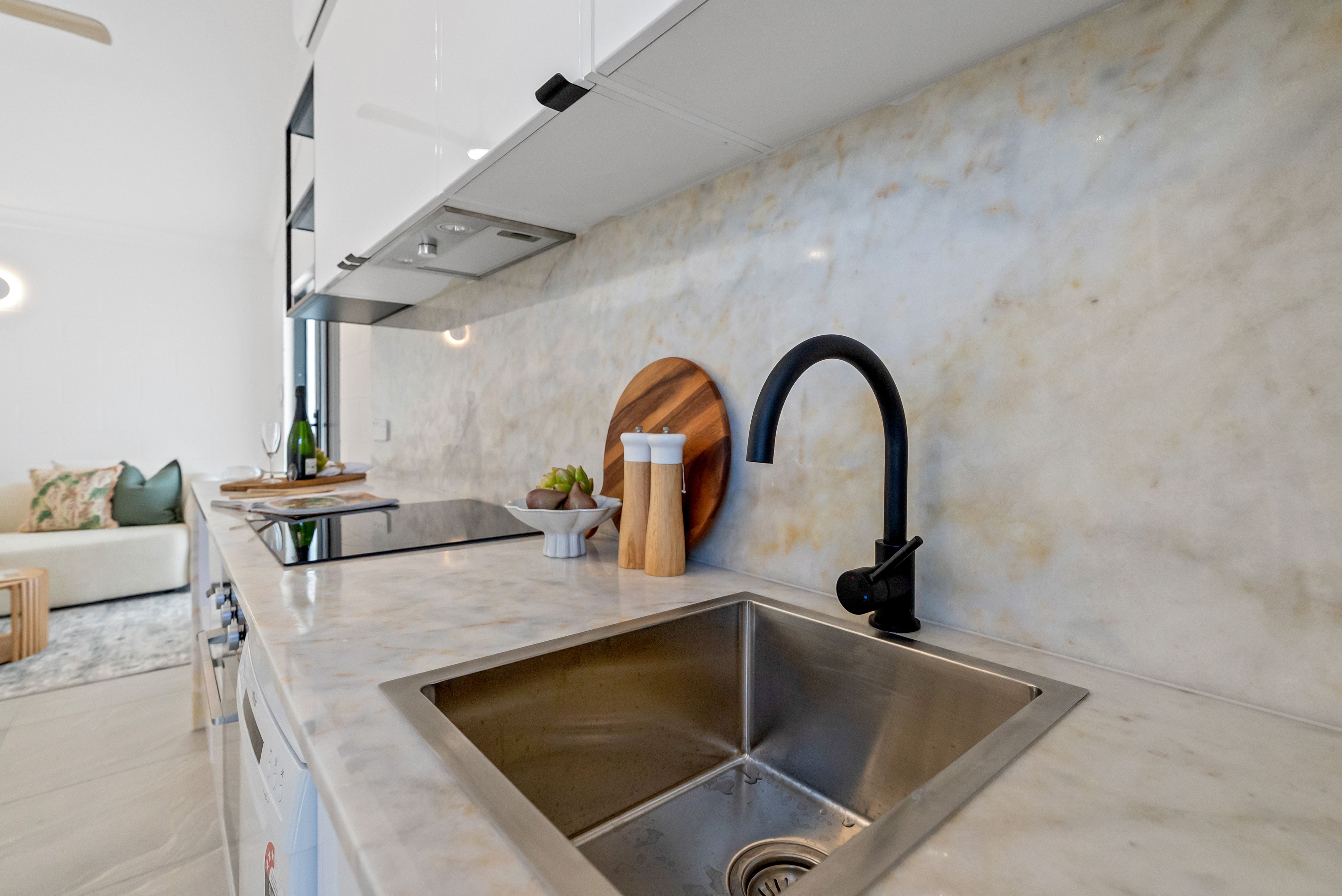 2/43 Jensen Street — photo 4 of 17