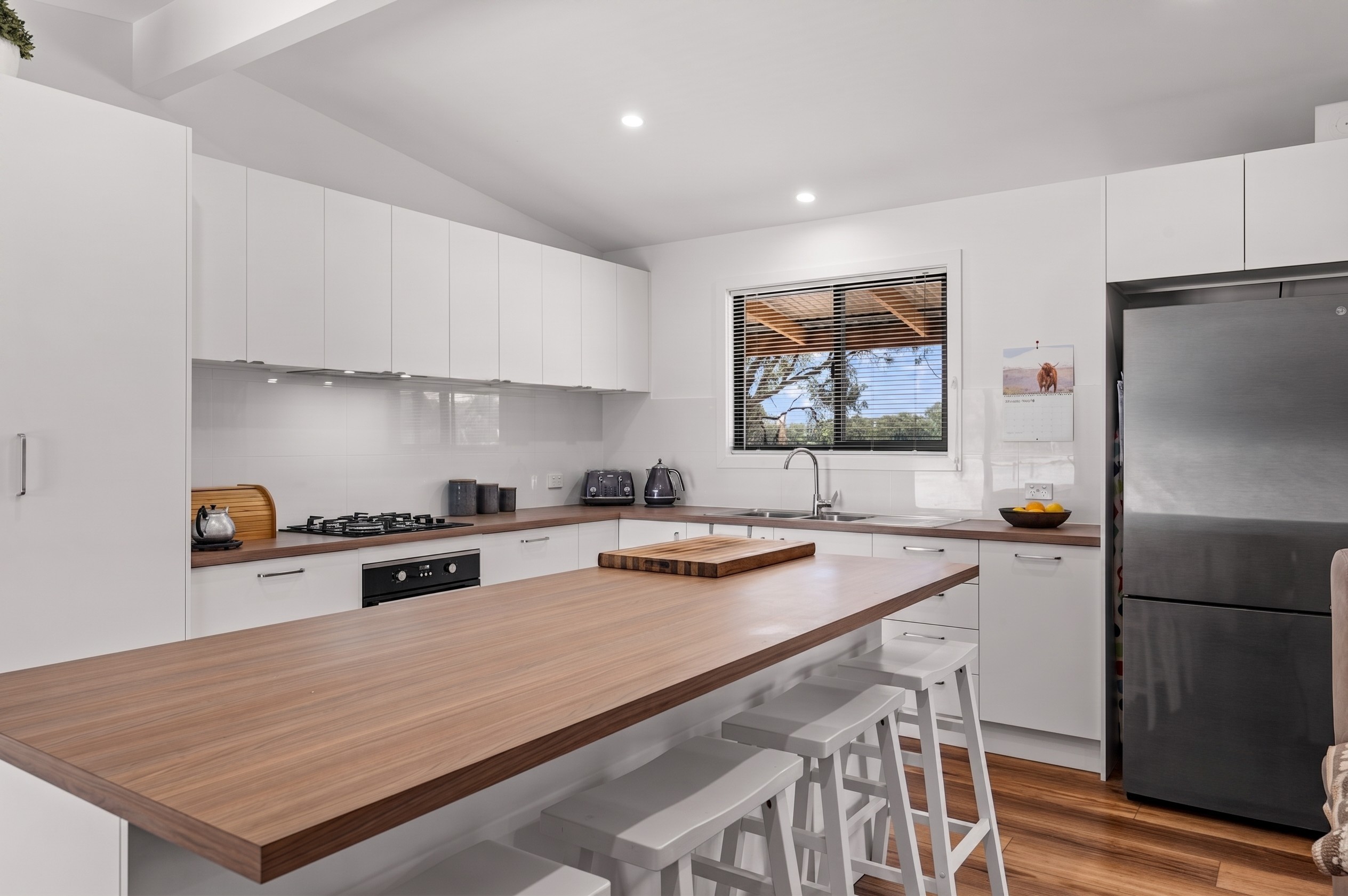 320 High Street, Violet Town, VIC 3669