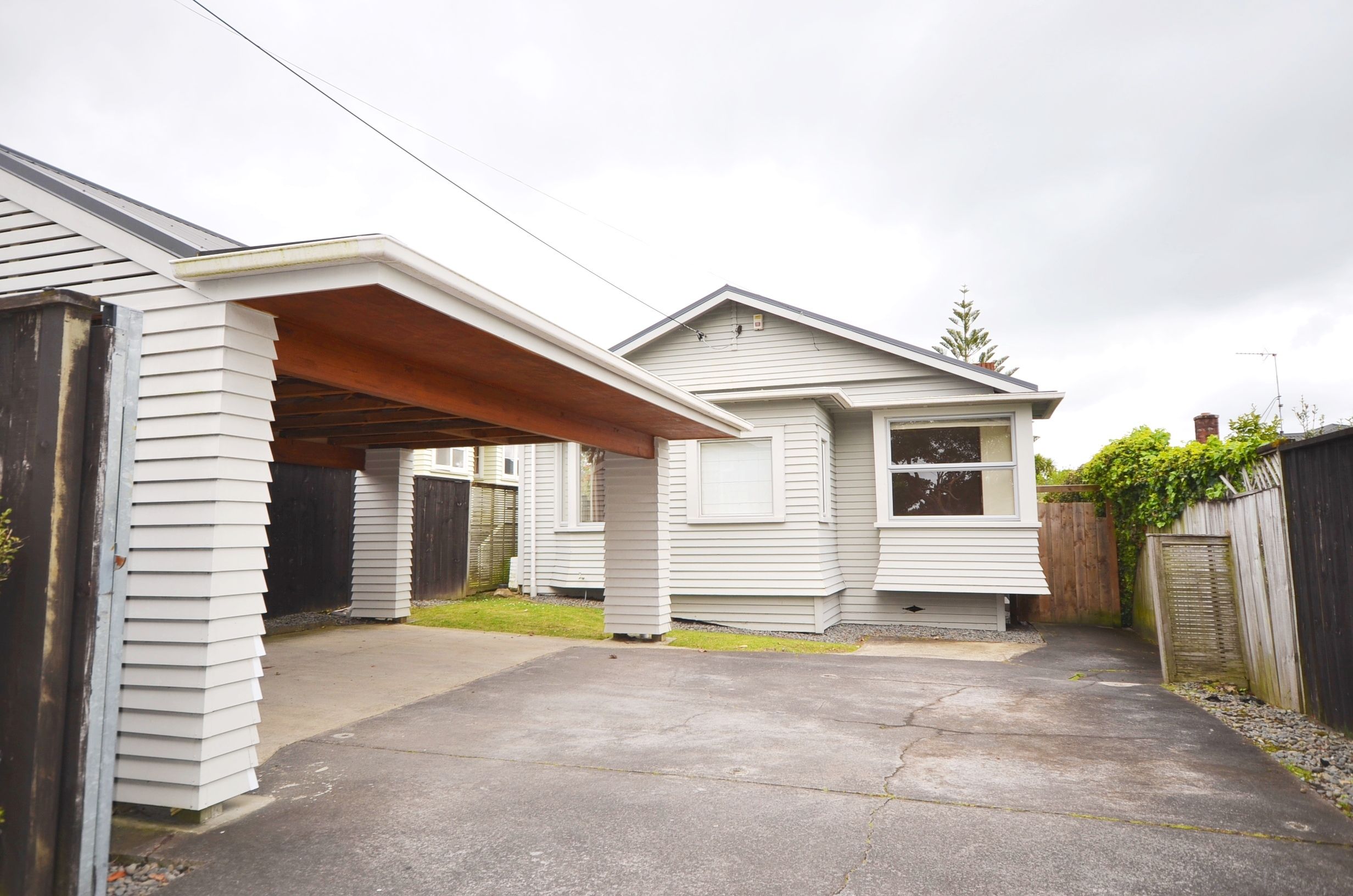 217 Meola Road, Point Chevalier, Auckland City