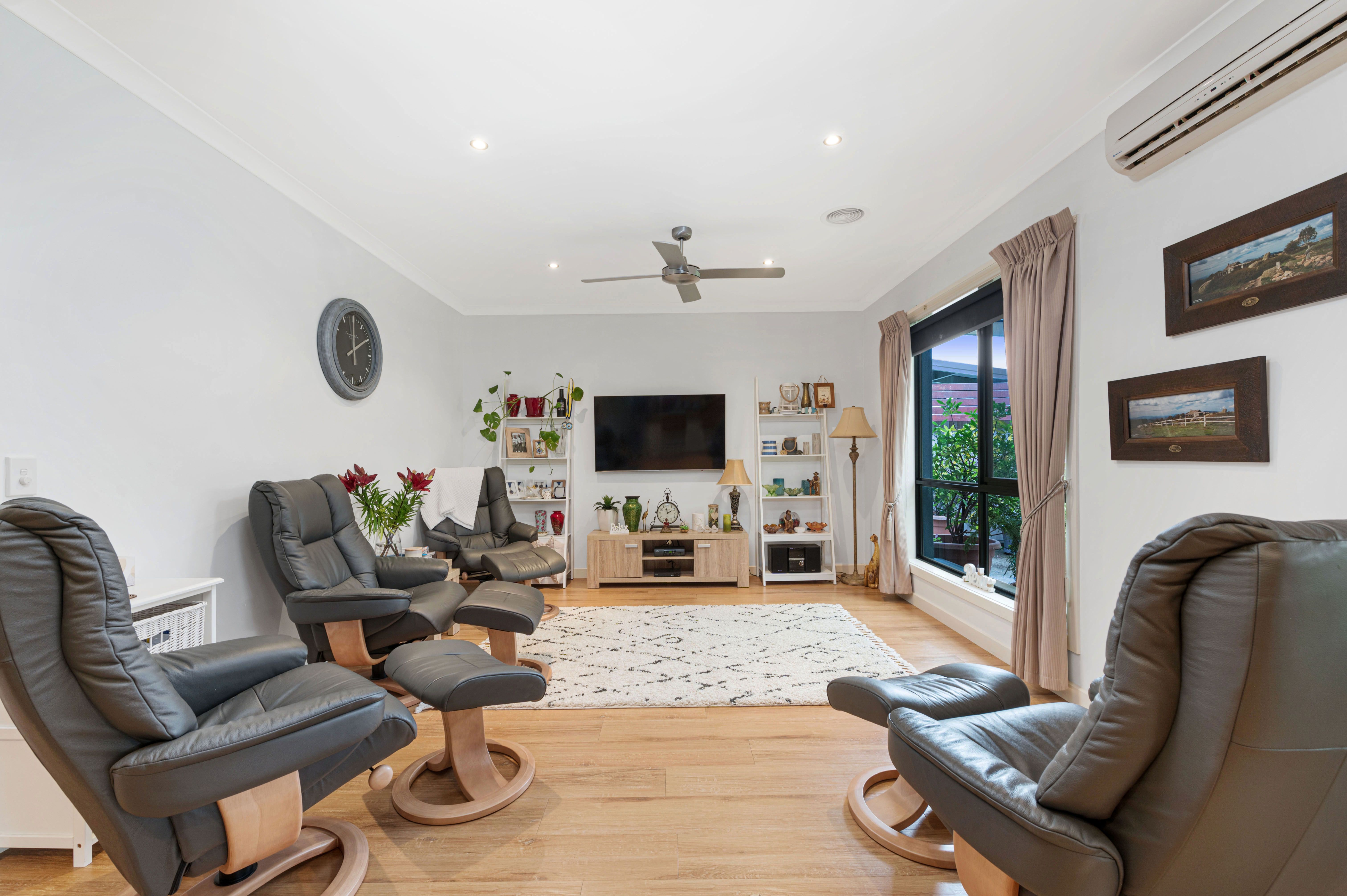 25 Brighton Court, Wendouree, VIC 3355