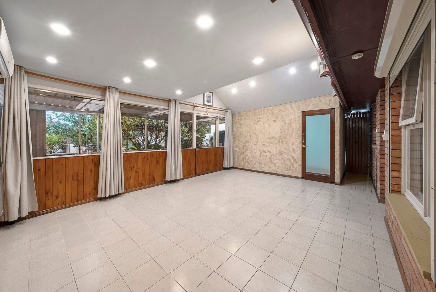 21 Salisbury Highway — photo 5 of 12