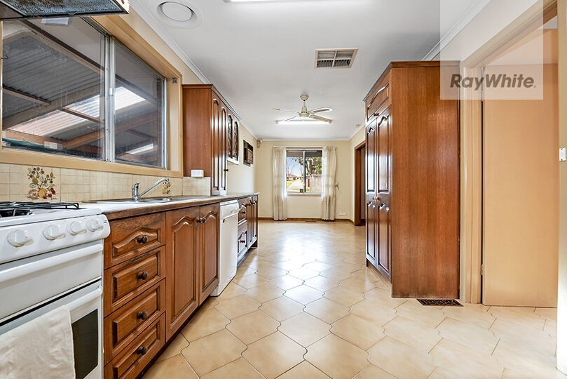 37 Neilsen Crescent, Bundoora, VIC 3083