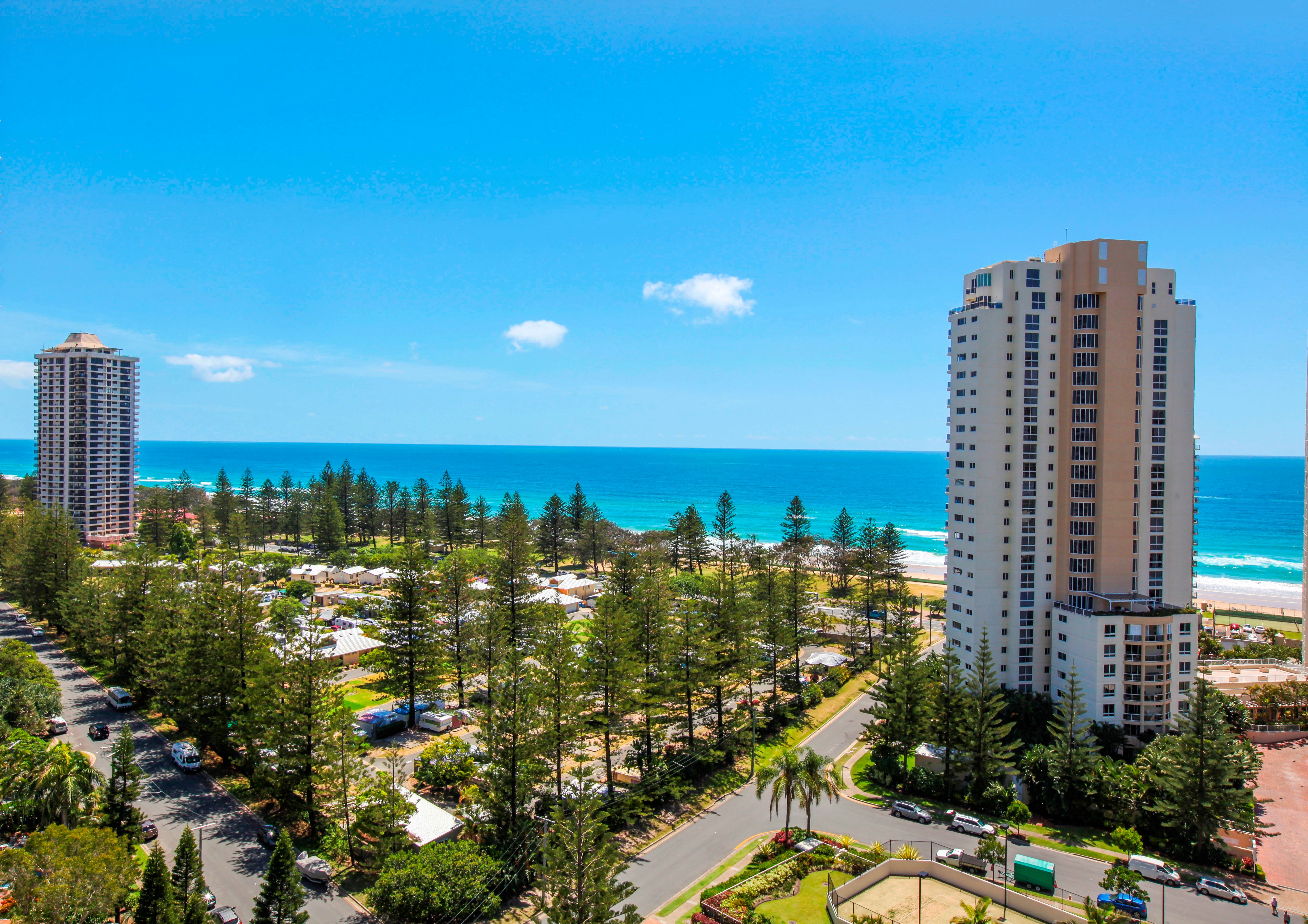 11 Peak Avenue, Main Beach, QLD 4217