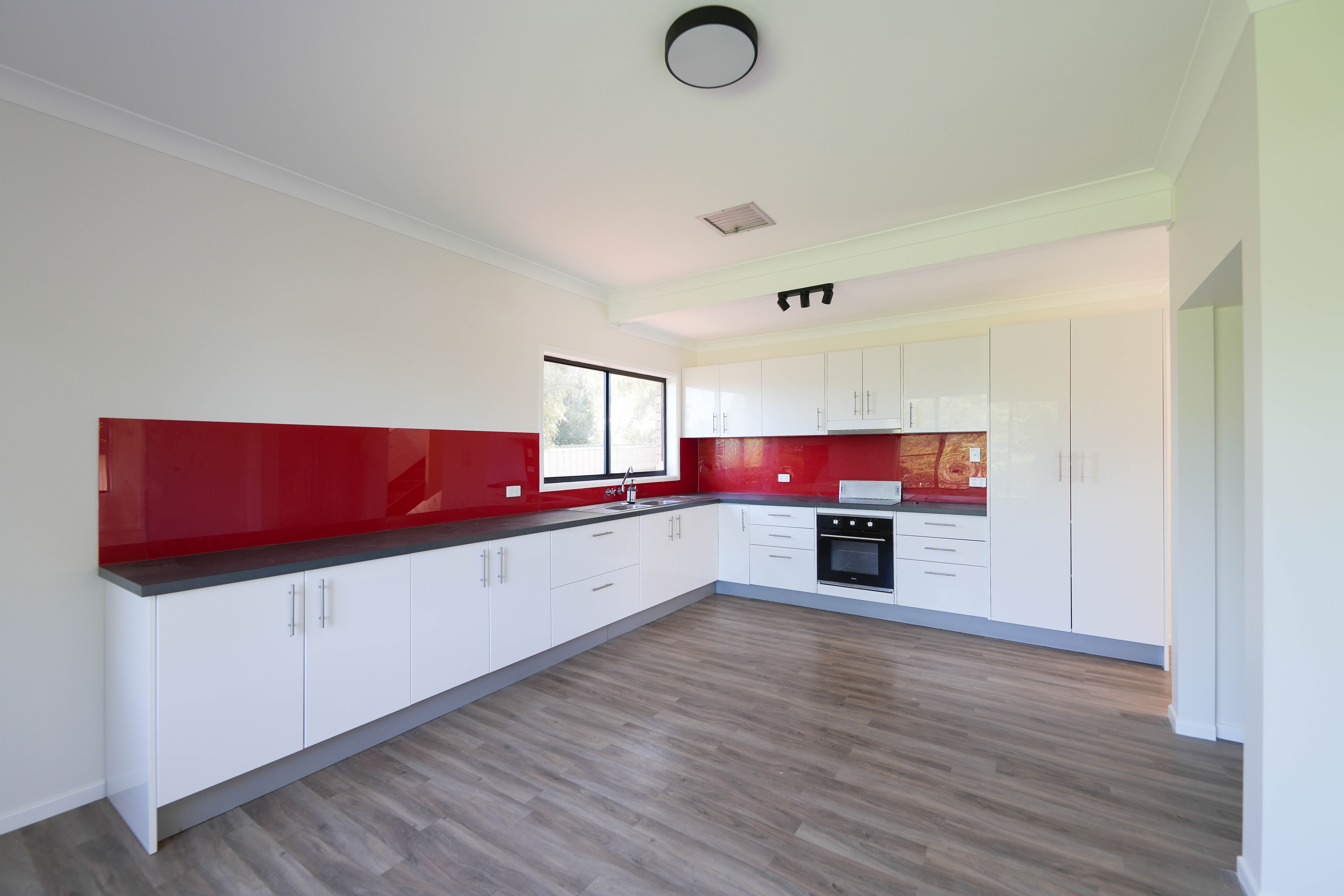 10 Bowditch Crescent — photo 3 of 17