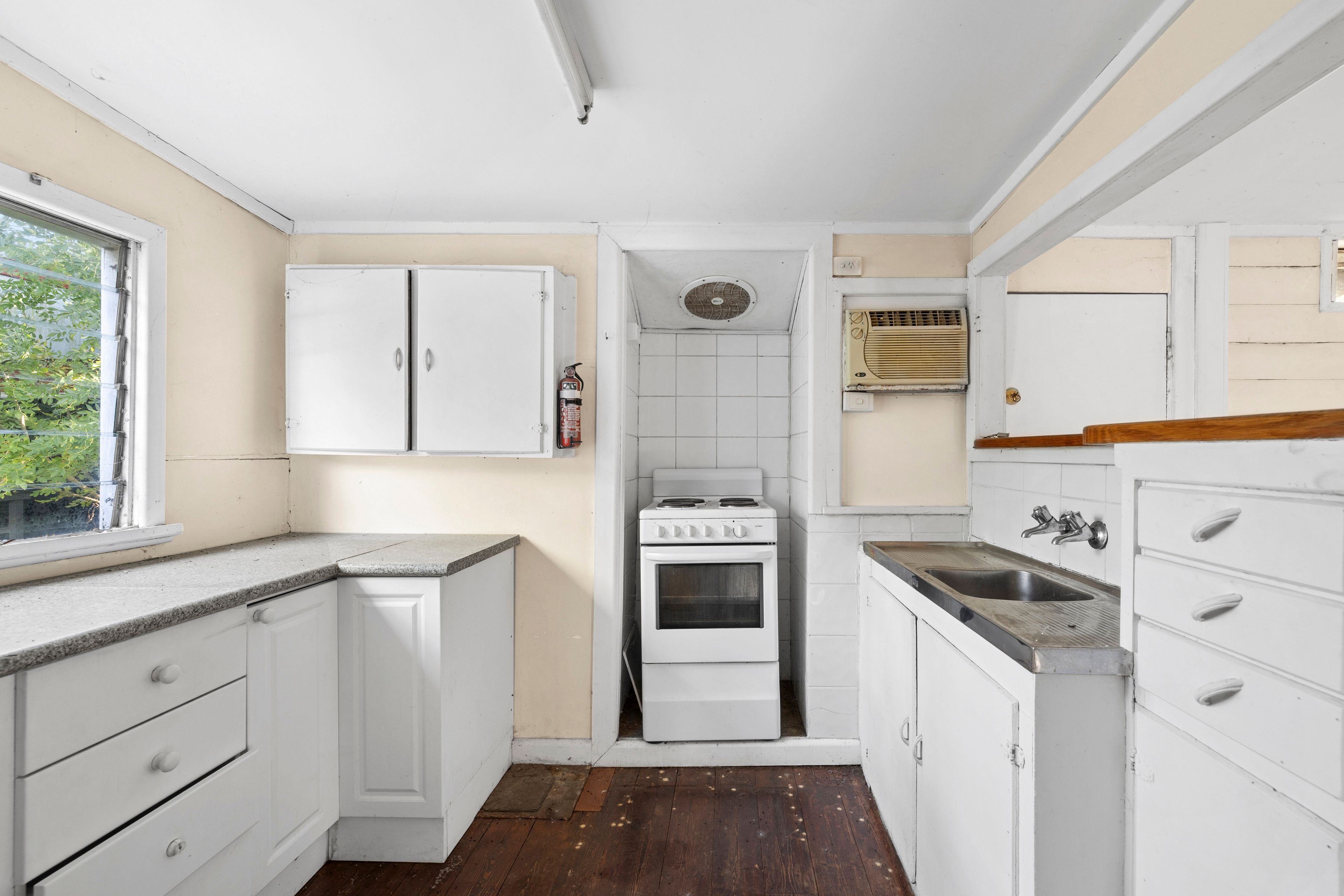 77 Ebden Street — photo 9 of 13