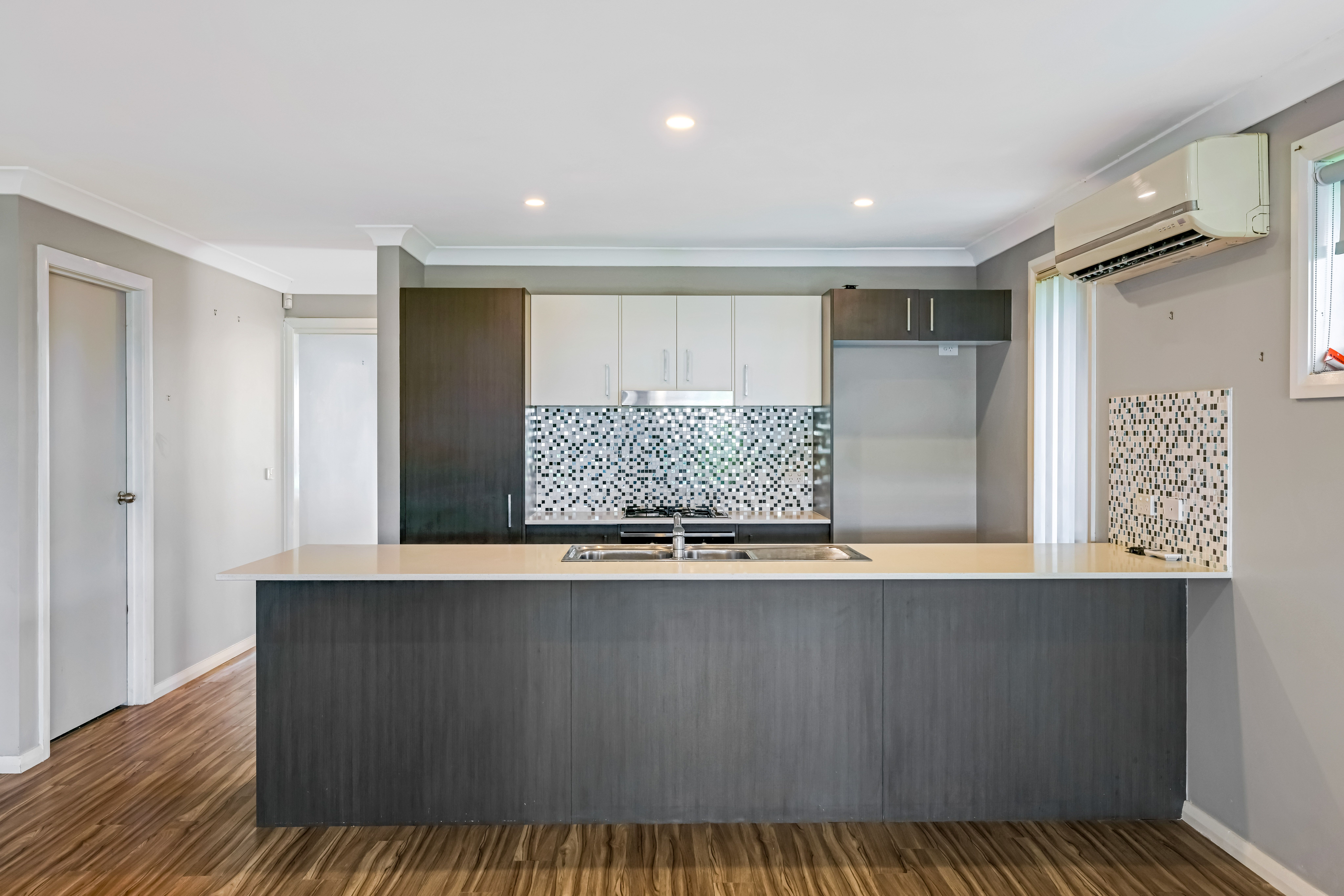 6 Peacehaven Way — photo 10 of 15