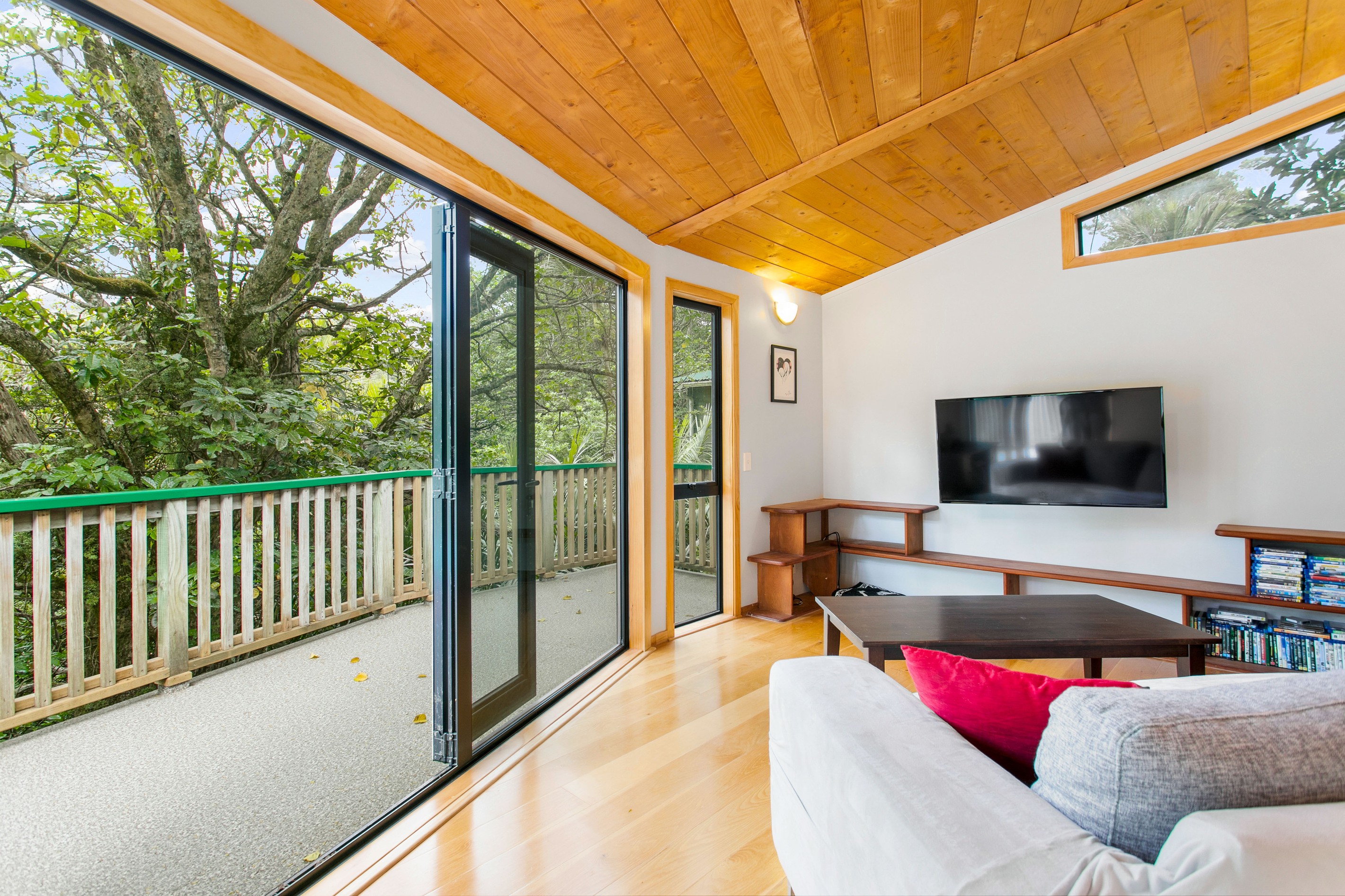 63 Warner Park Avenue, Laingholm, Waitakere City