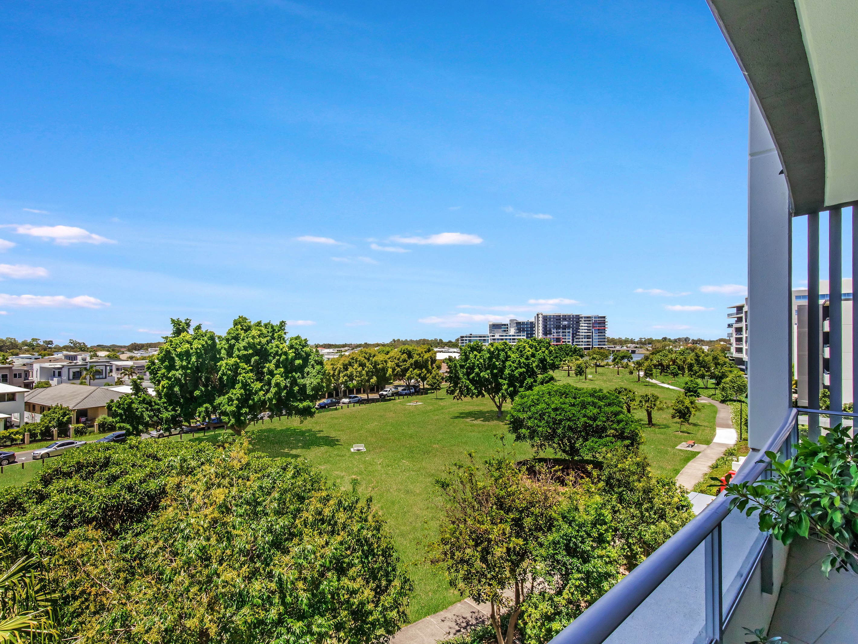 311/15 Compass Drive, Biggera Waters, QLD 4216