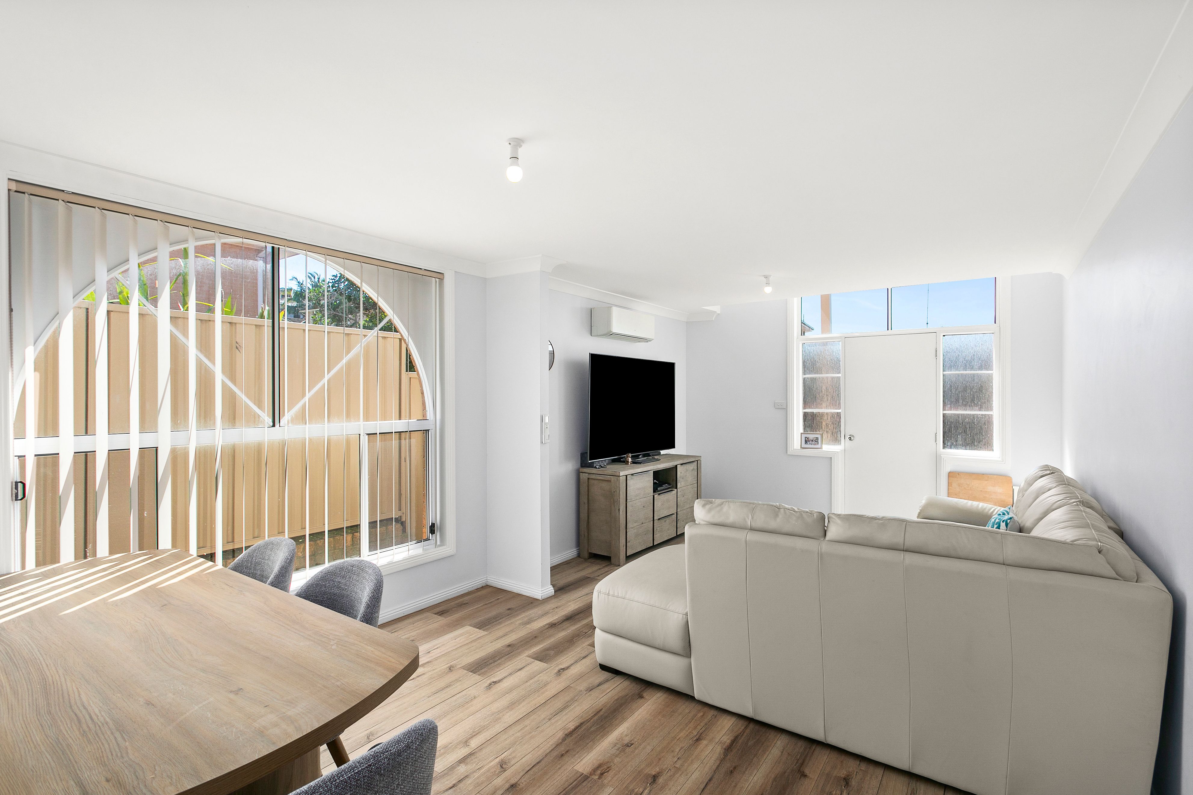 2/11-13 Colville Street — photo 3 of 8