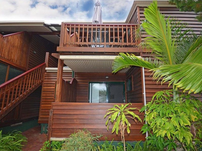 651 Charlton Esplanade, Urangan QLD 4655